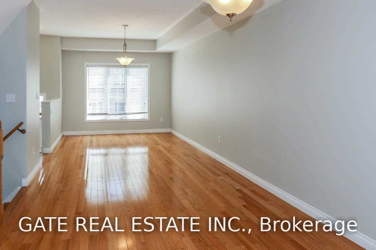 1250 St Martins Drive 3, Pickering, ON L1W 1J3 photo 4