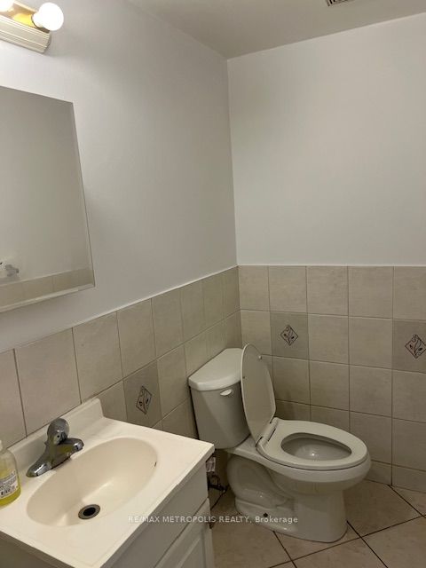 1431 & 1433 Gerrard Street E 4, Toronto, ON M4L 1Z7 photo 2