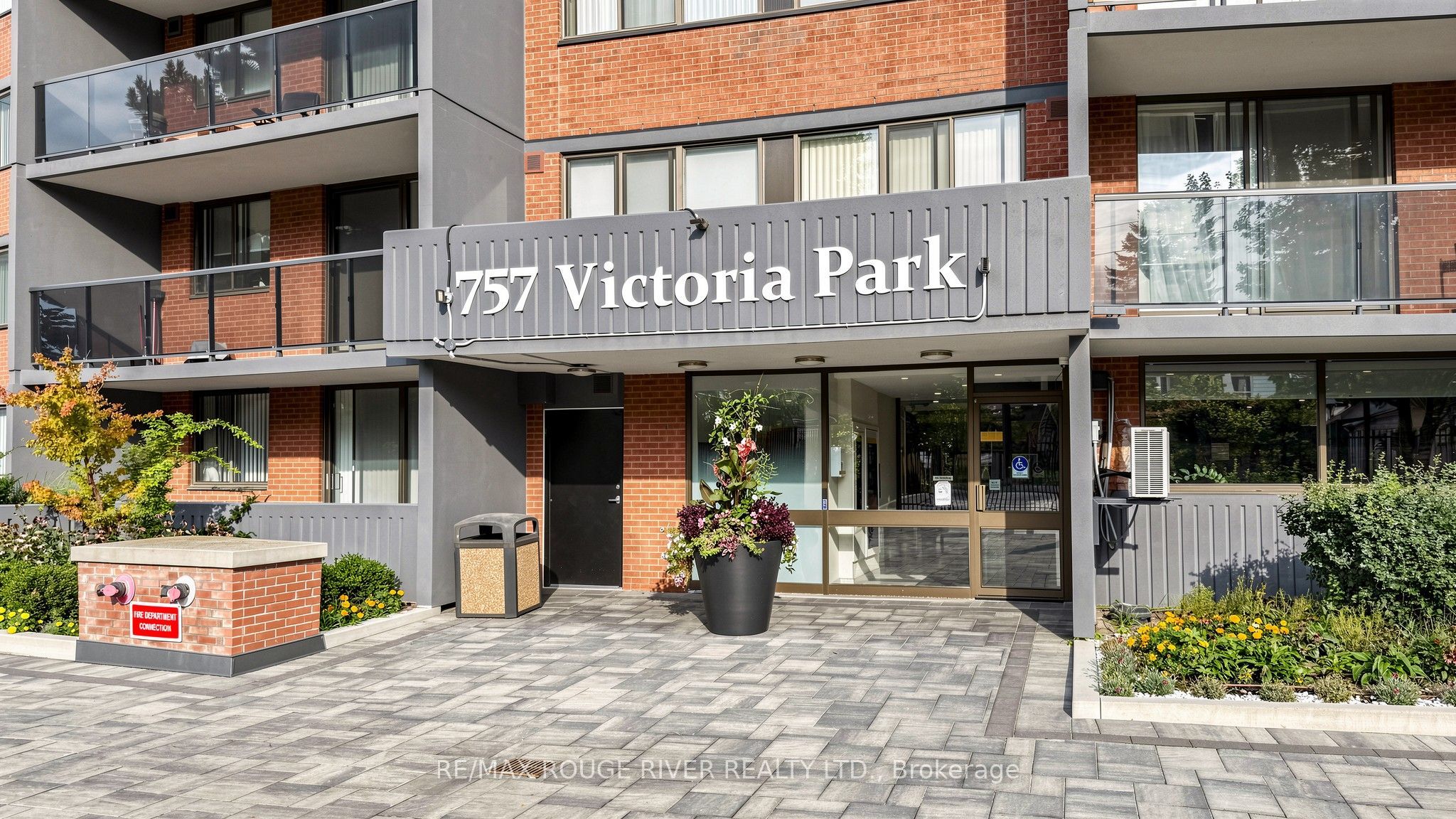 757 Victoria Park Avenue 206, Toronto, ON M4C 5N8 photo 4
