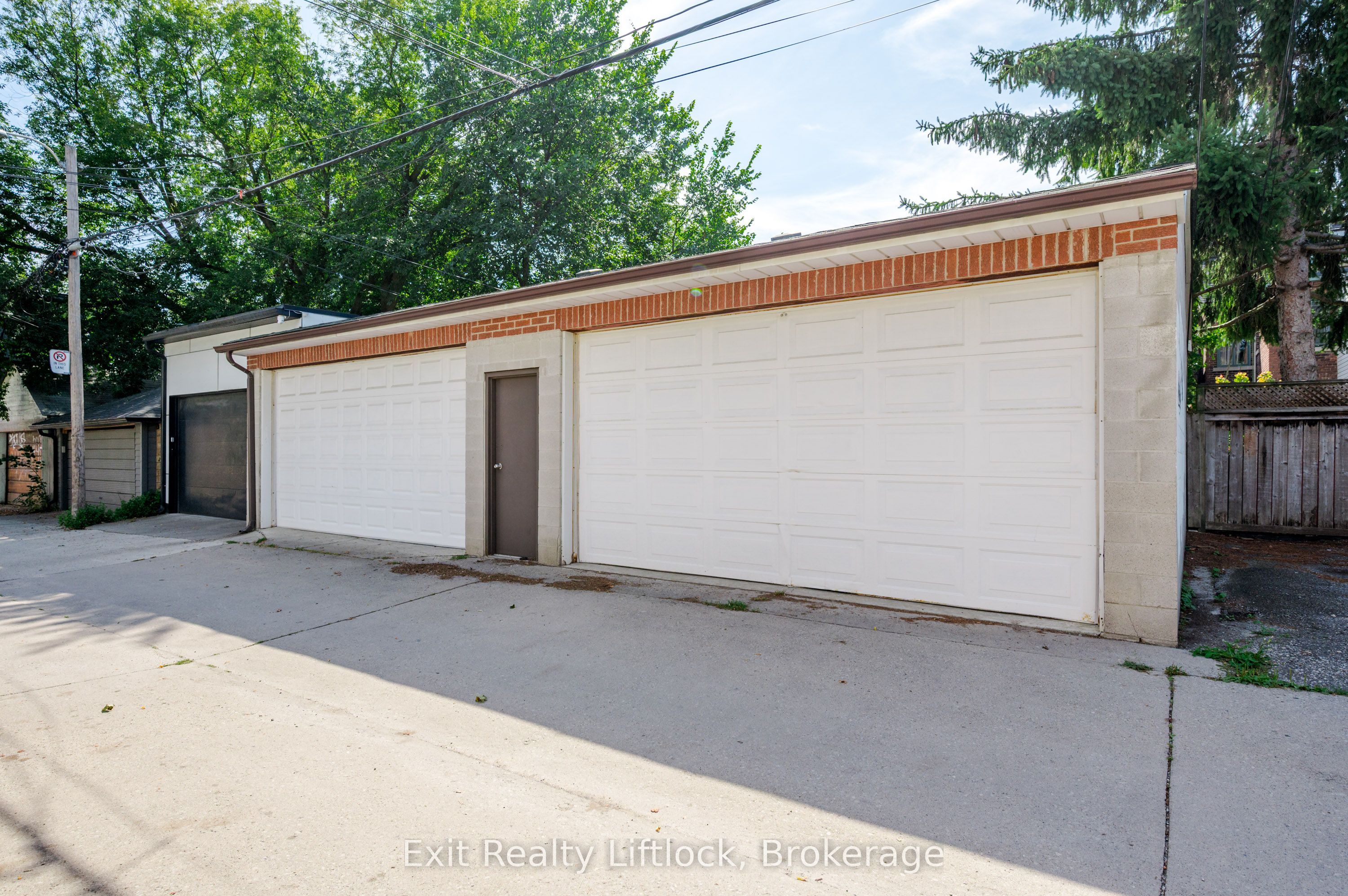 843 Logan Avenue, Toronto, ON M4K 3E2 photo 3