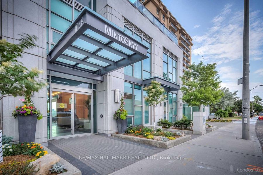 1048 Broadview Avenue 306, Toronto, ON M4K 2B8 photo 2