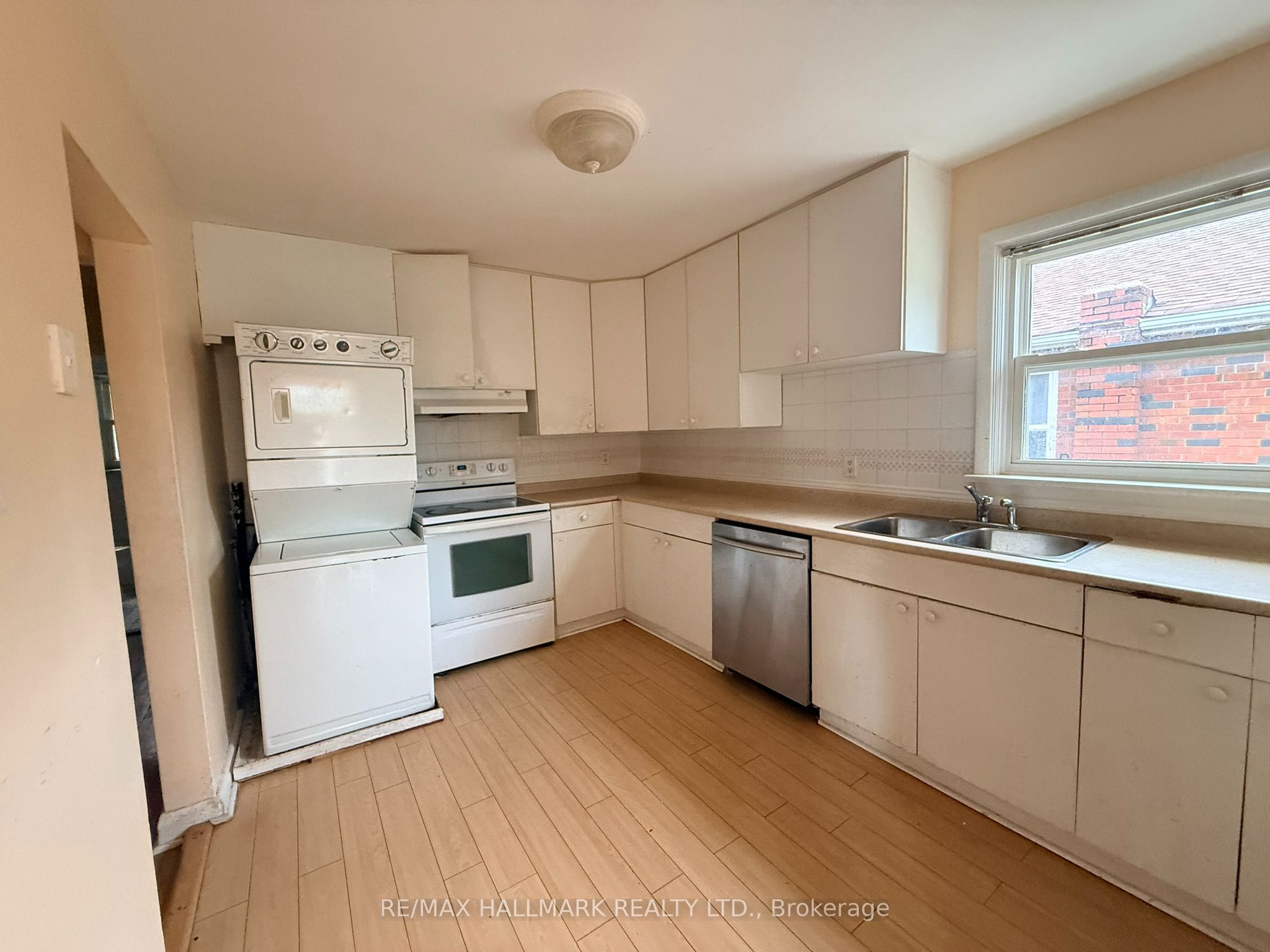 14 Lombardy Crescent, Toronto, ON M1K 4N8 photo 4