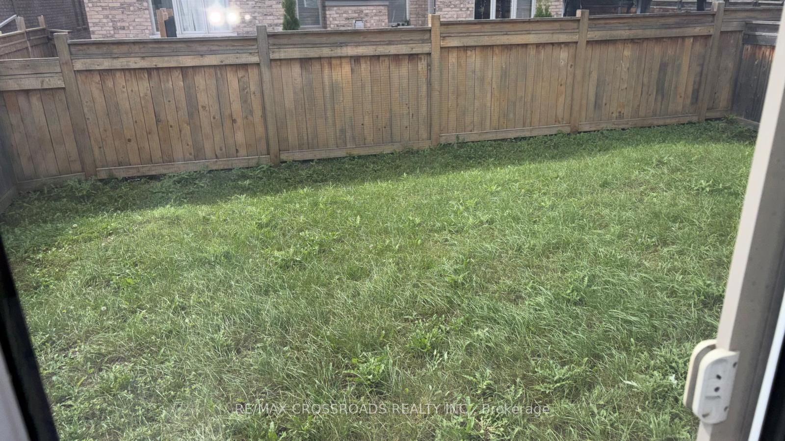 10 Coates Of Arms Lane, Ajax, ON L1T 3S2 photo 4