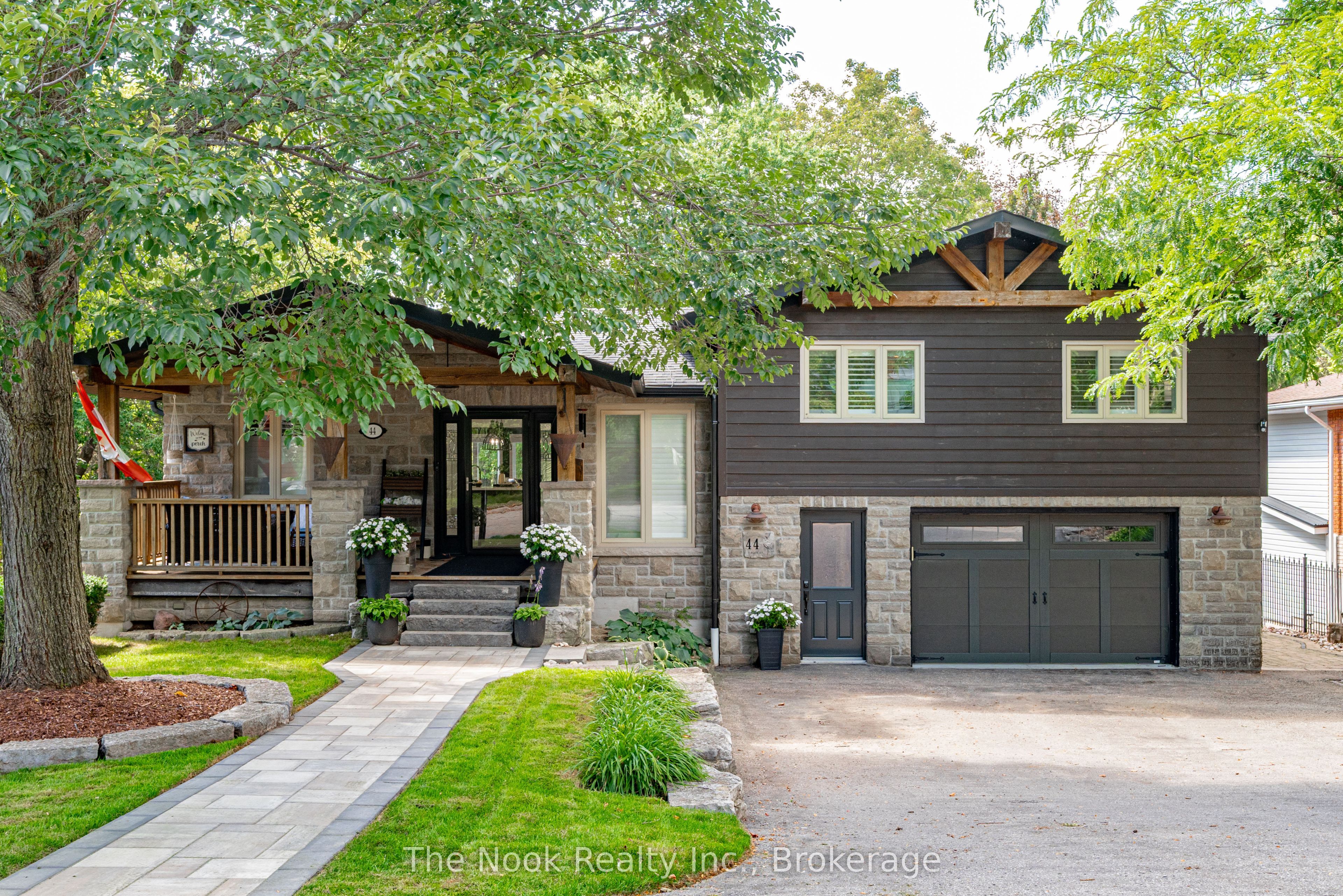 44 Bagot Street, Whitby, ON L1M 1A1