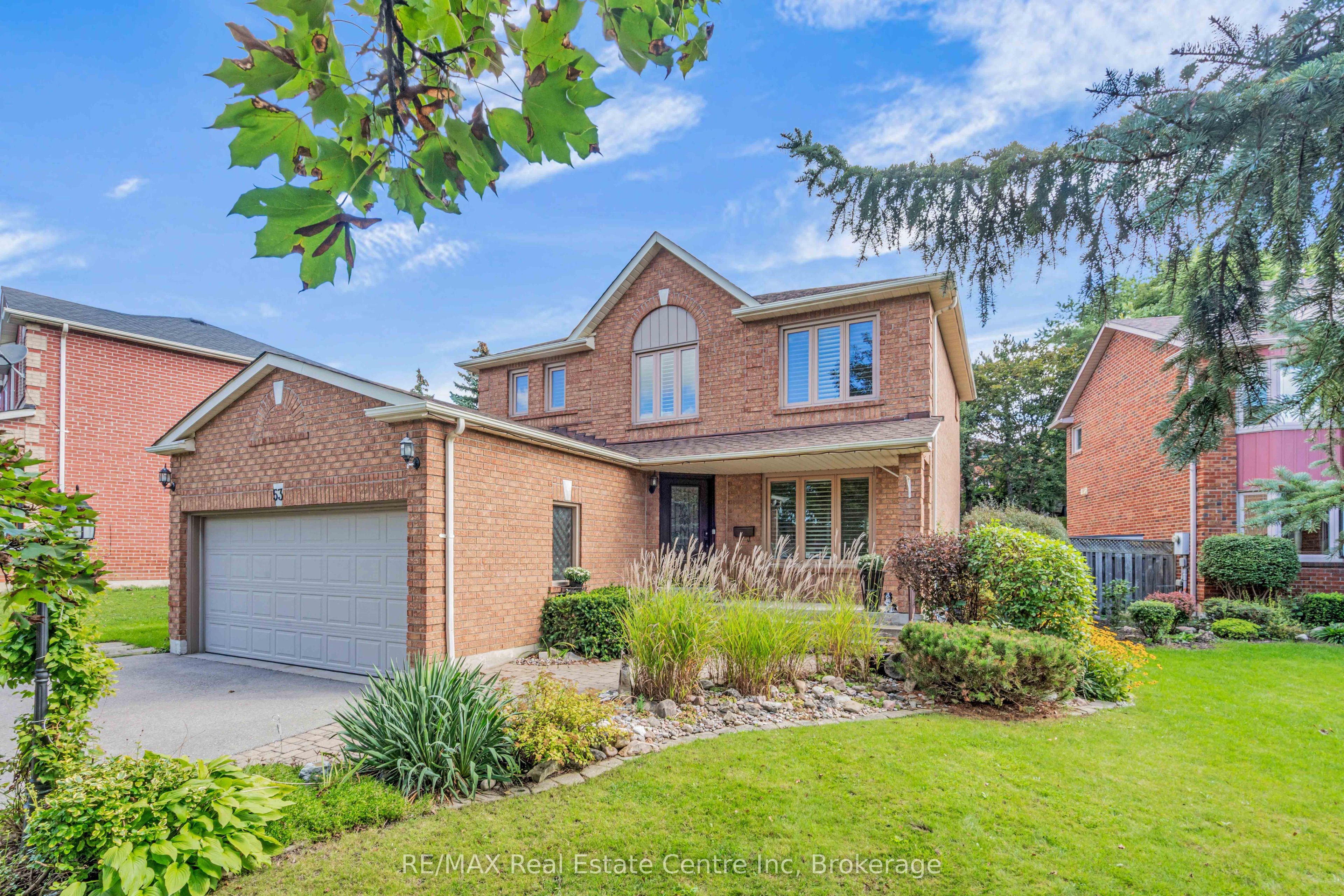 53 Meekings Drive, Ajax, ON L1T 3N2 photo 2