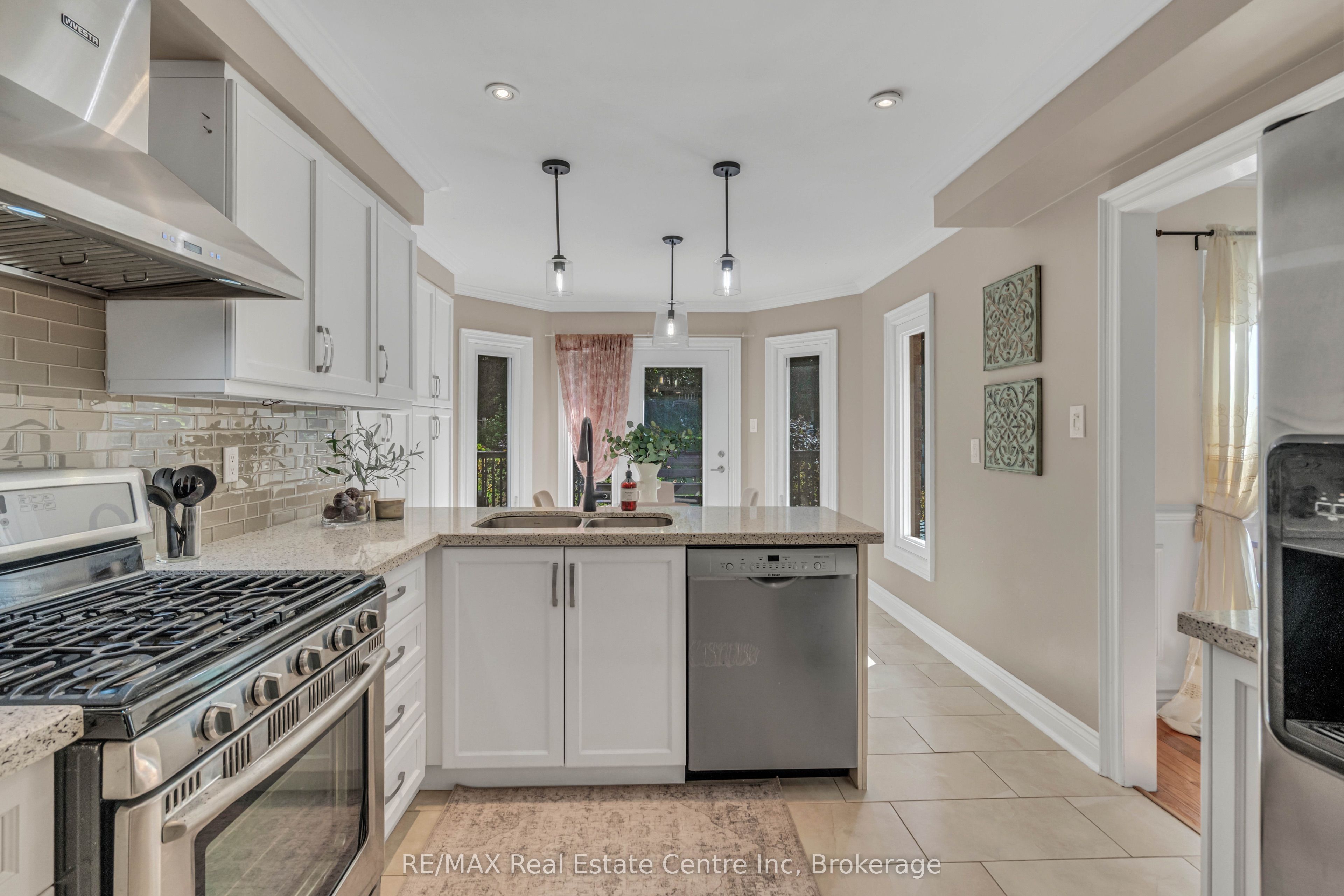 53 Meekings Drive, Ajax, ON L1T 3N2 photo 3