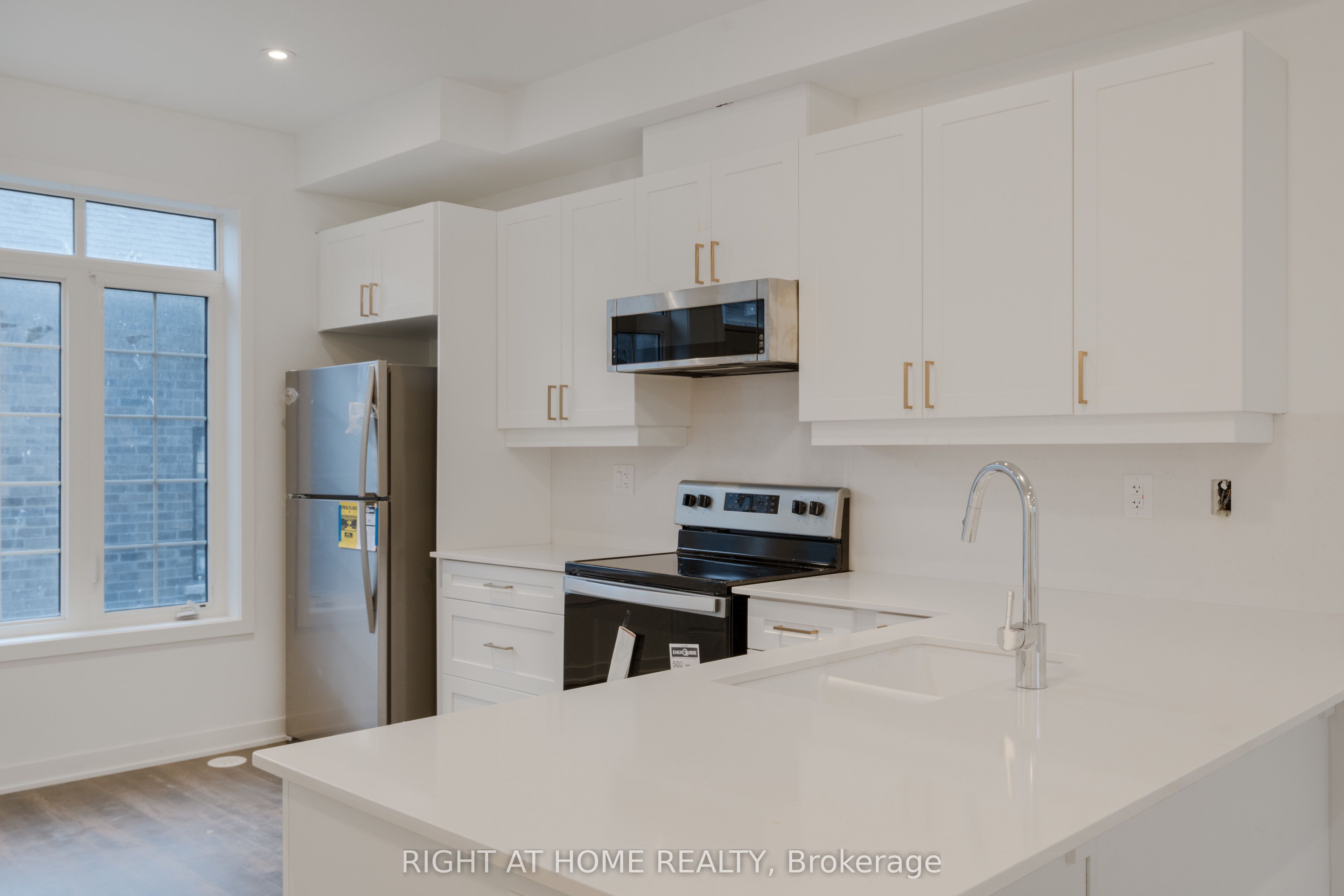 13 Selfridge Way, Whitby, ON L1N 0N9 photo 4