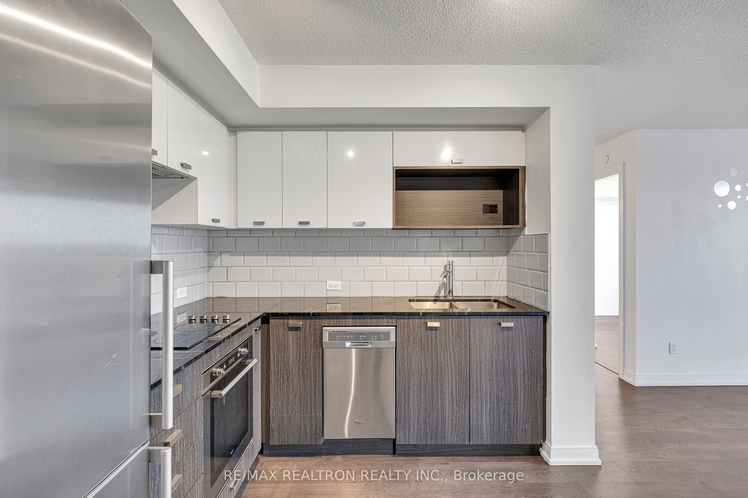 255 Village Green Square 1405, Toronto, ON M1S 0L7 photo 4