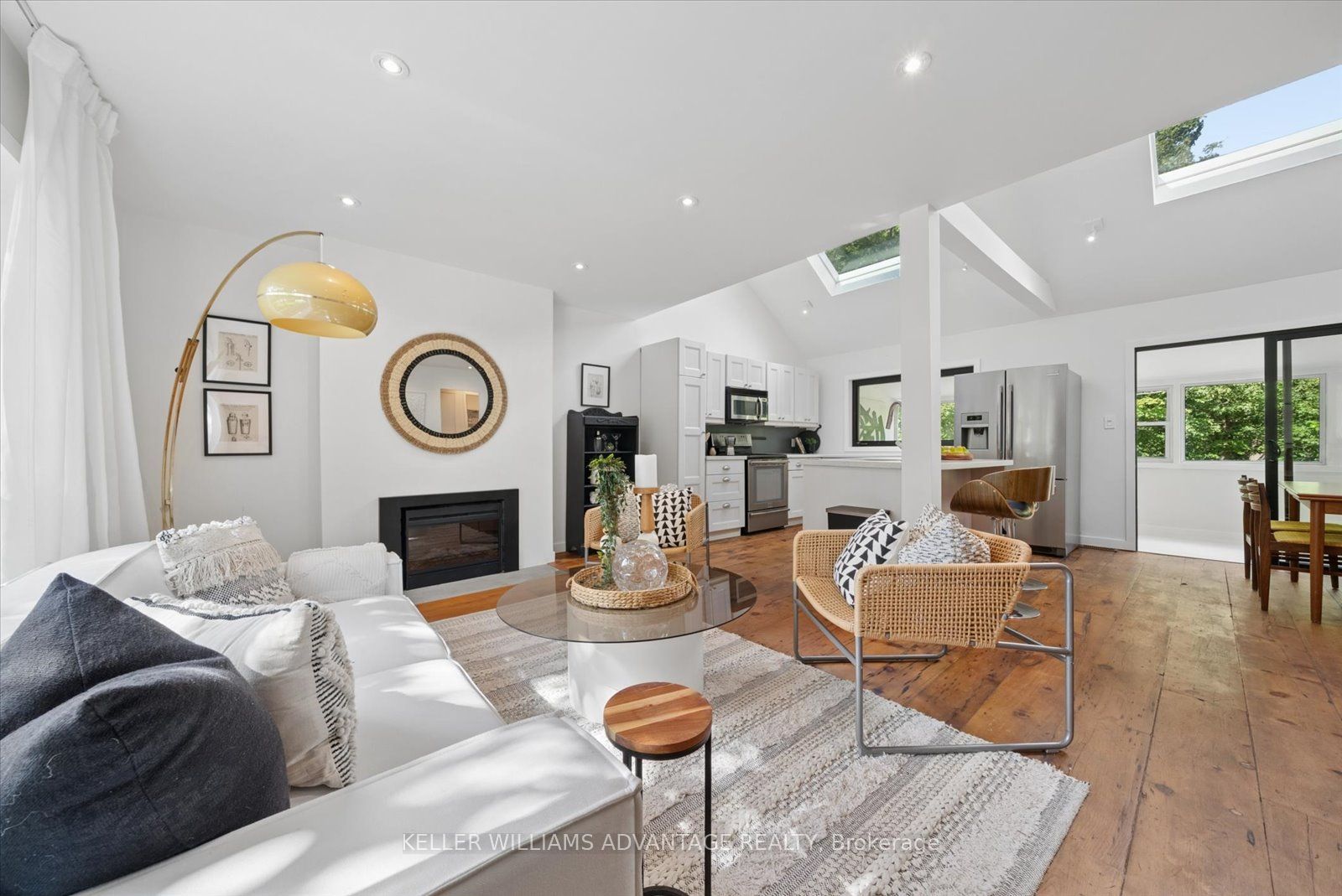 124 Glenwood Crescent, Toronto, ON M4B 1K2 photo 3