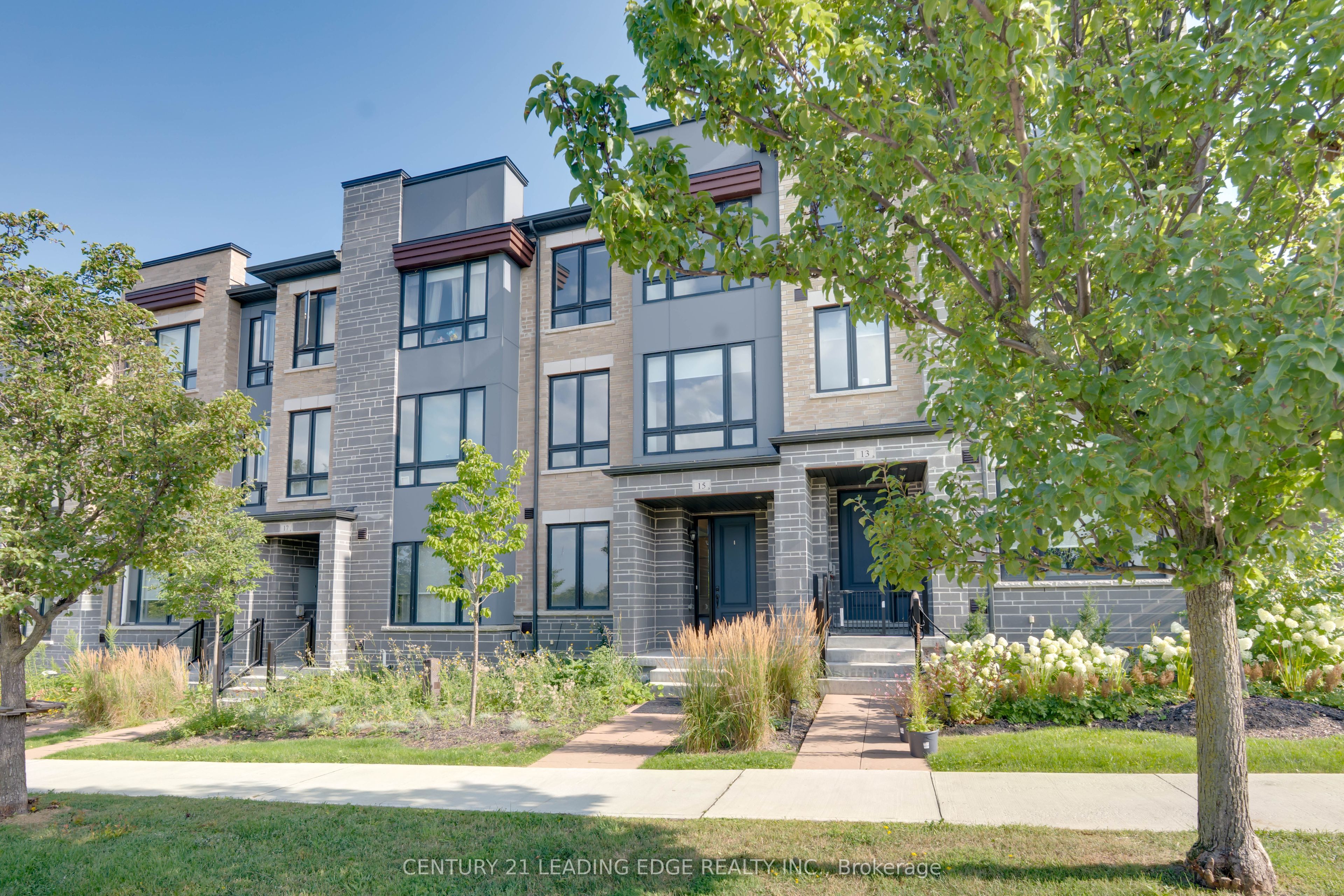 15 Haydock Way, Whitby, ON L1N 9X4 photo 2