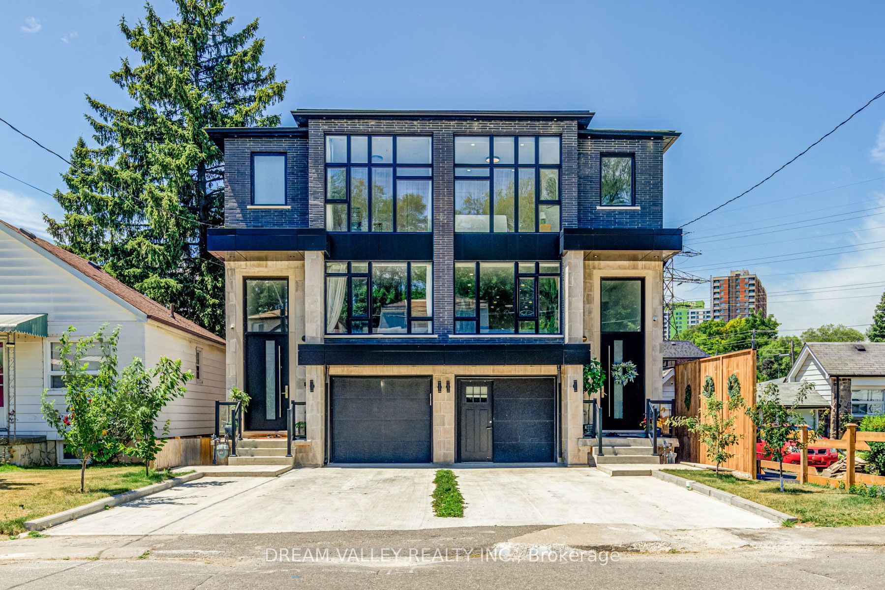 160 Byng Avenue, Toronto, ON M1L 3P2