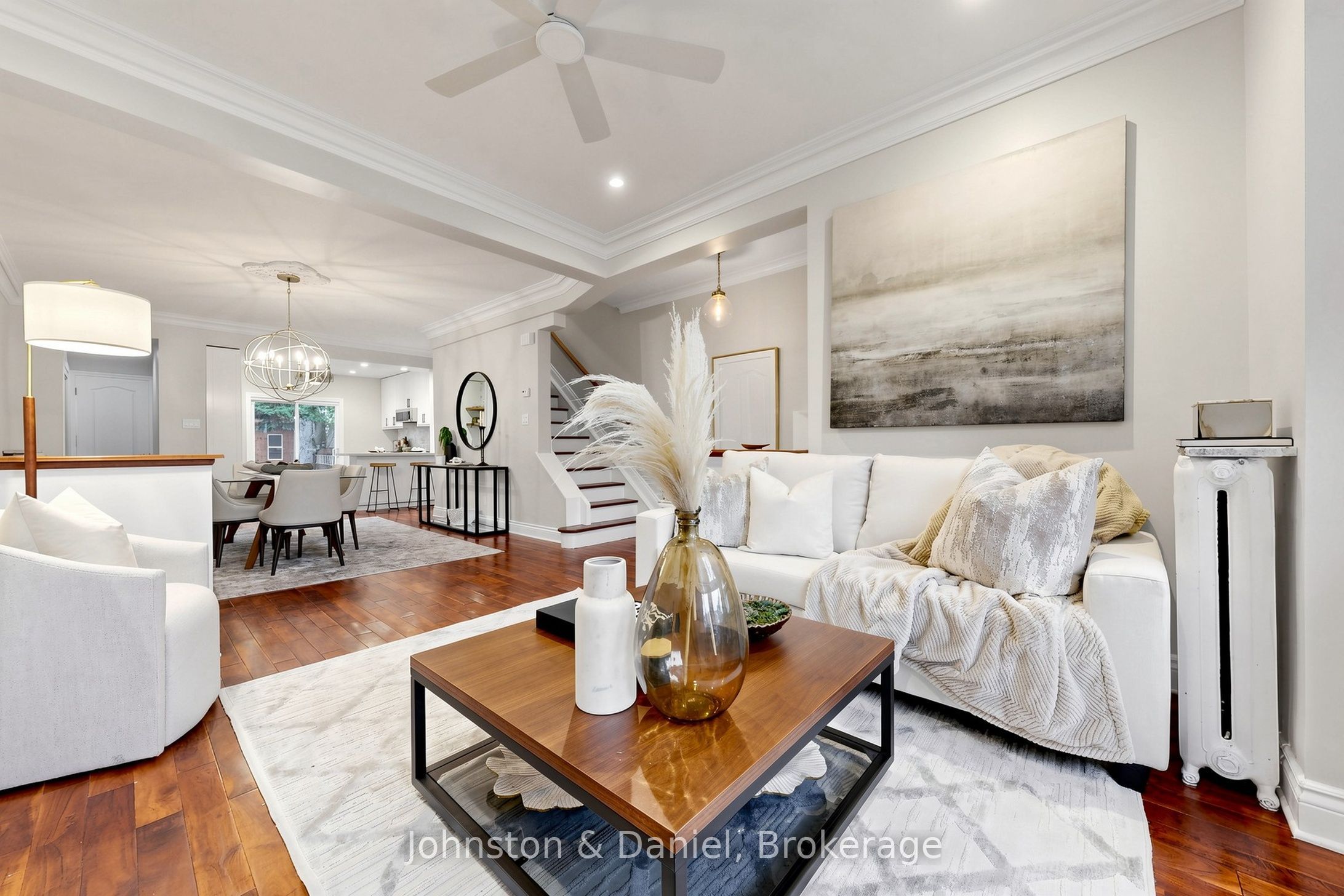 11 Ashland Avenue, Toronto, ON M4L 1J9