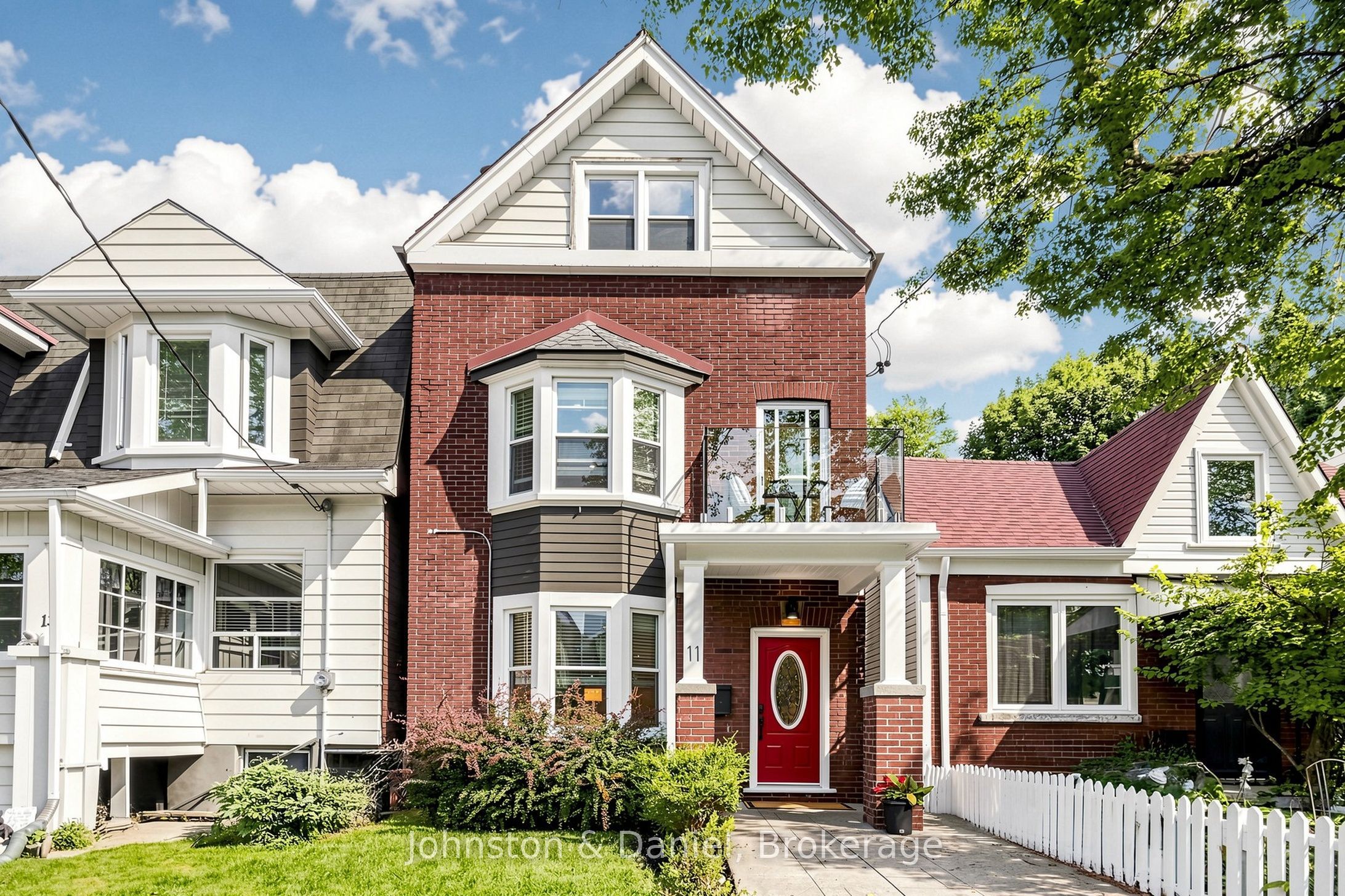 11 Ashland Avenue, Toronto, ON M4L 1J9 photo 2
