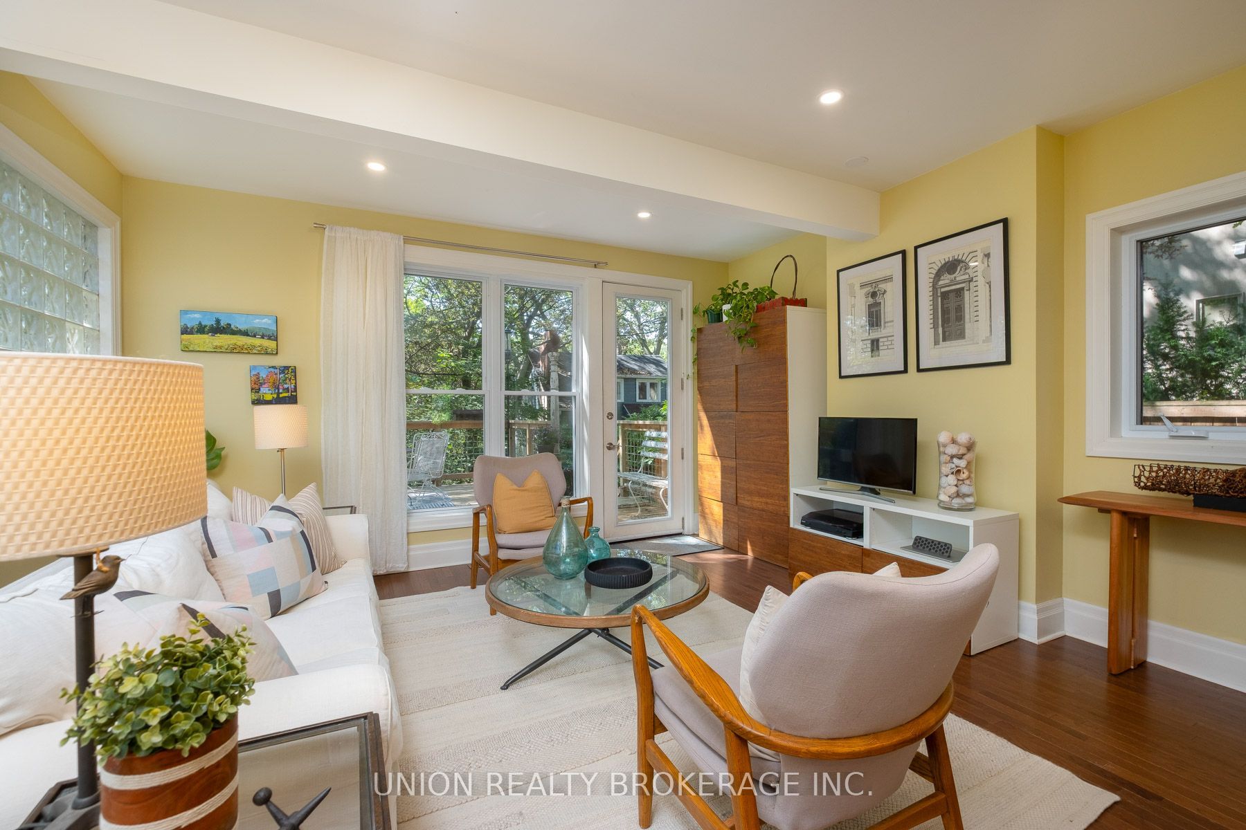 28 Victoria Park Avenue, Toronto, ON M4E 3R9 photo 3