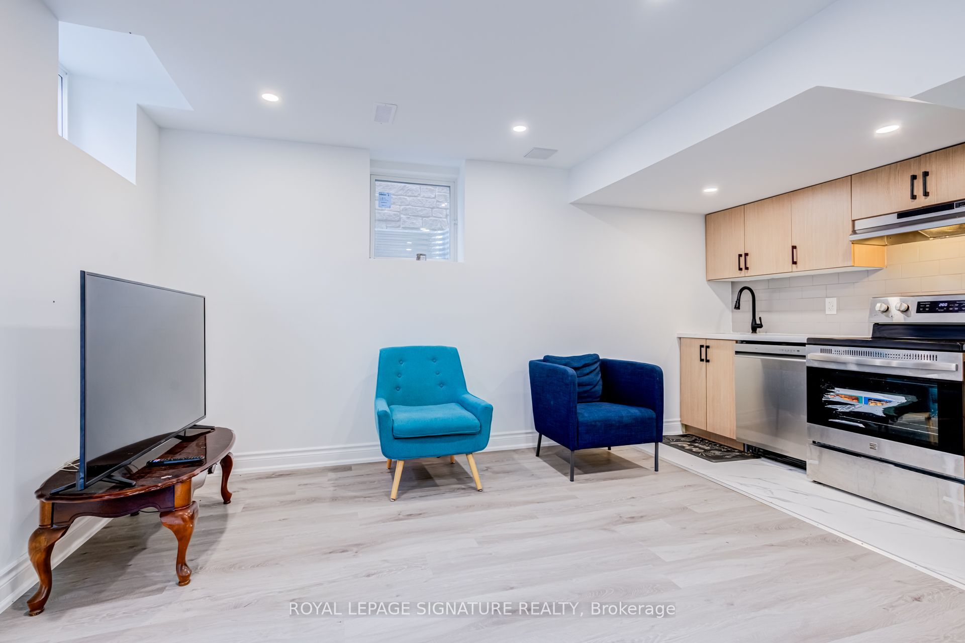 14 Portsmouth Drive BSMT, Toronto, ON M1C 5E1