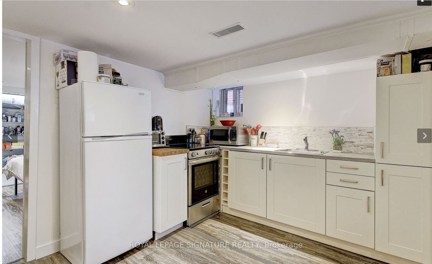 216 Milverton Boulevard Bsmt, Toronto, ON M4J 1V5 photo 3
