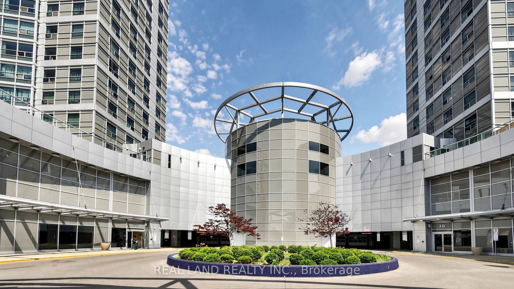 38 Lee Centre Drive 1809, Toronto, ON M1H 3J7 photo 4