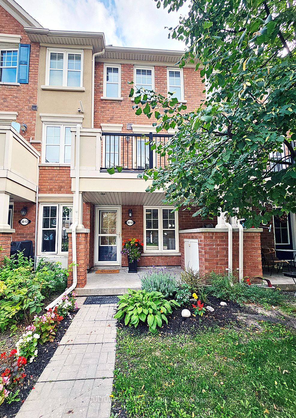30 Mendelssohn Street 12, Toronto, ON M1L 0G8 photo 2
