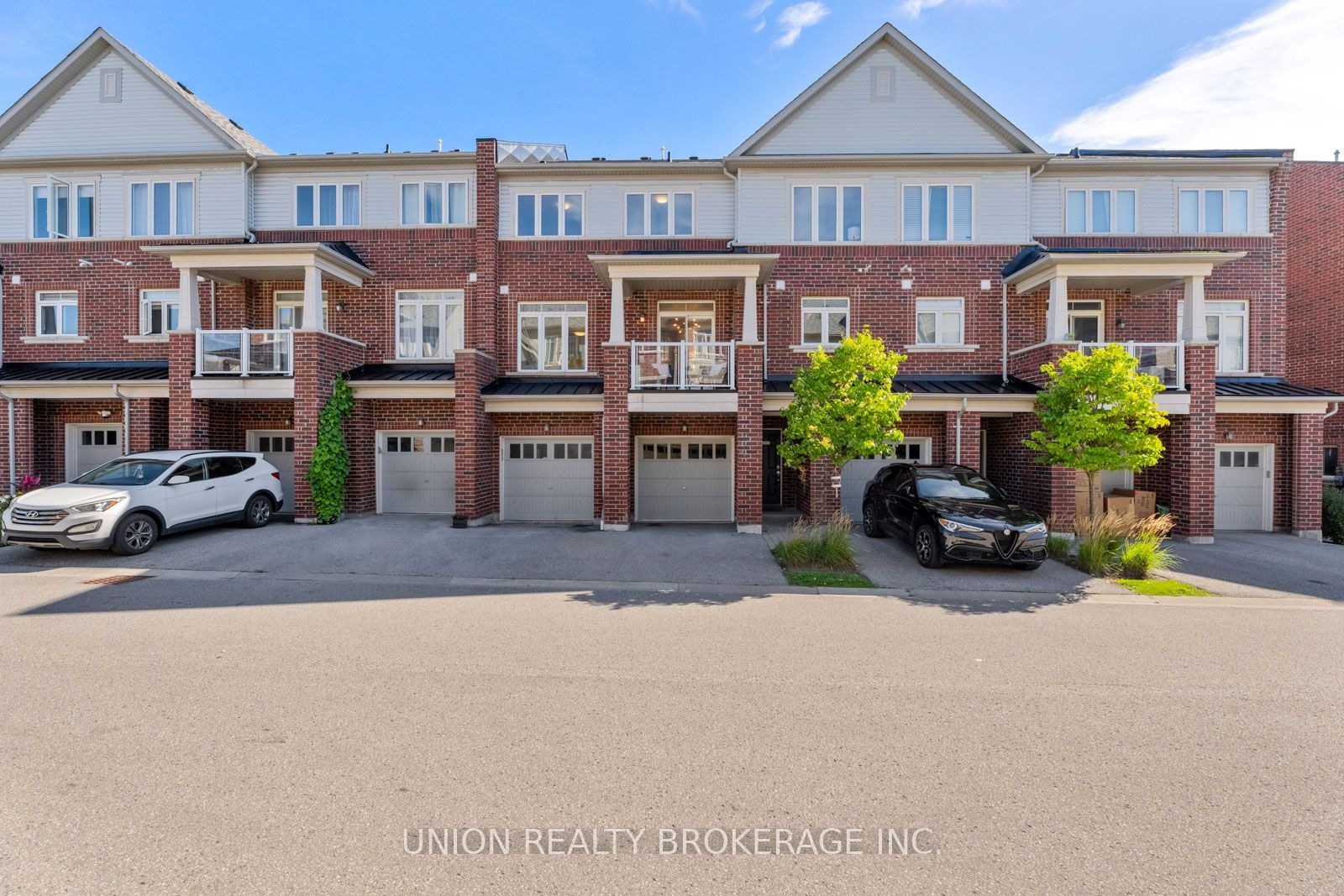 2425 Nantucket Chase 101, Pickering, ON L1X 0E4 photo 3