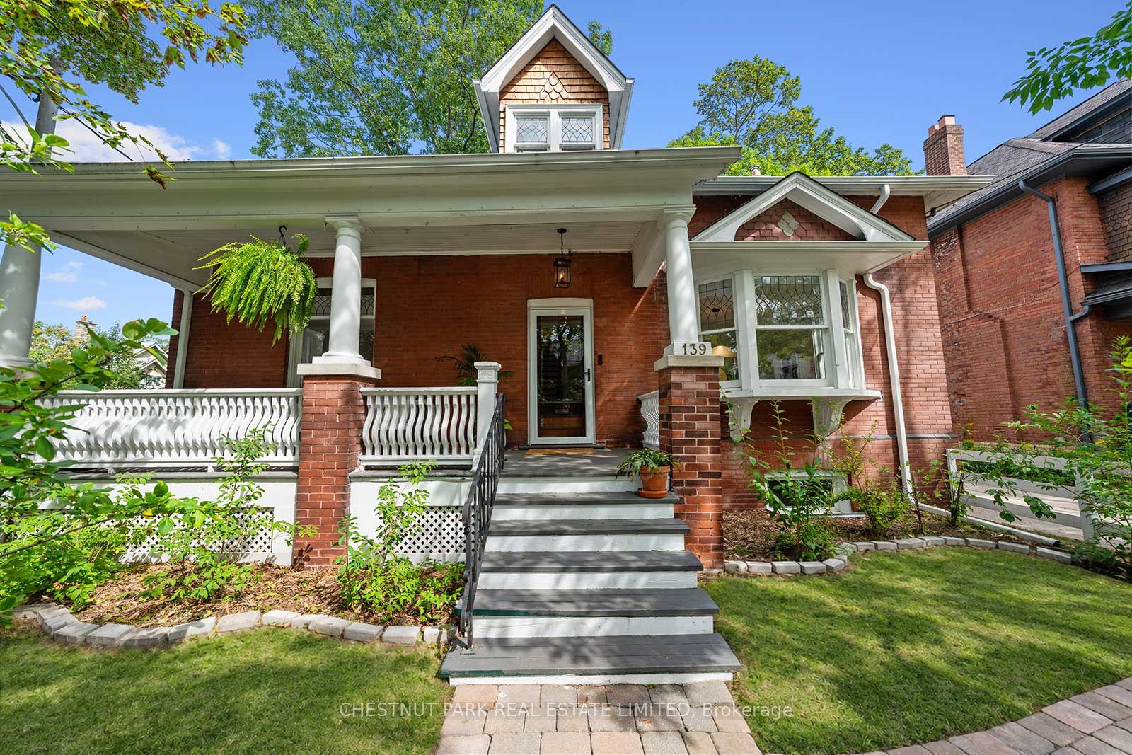 139 Hammersmith Avenue, Toronto, ON M4E 2W5 photo 2