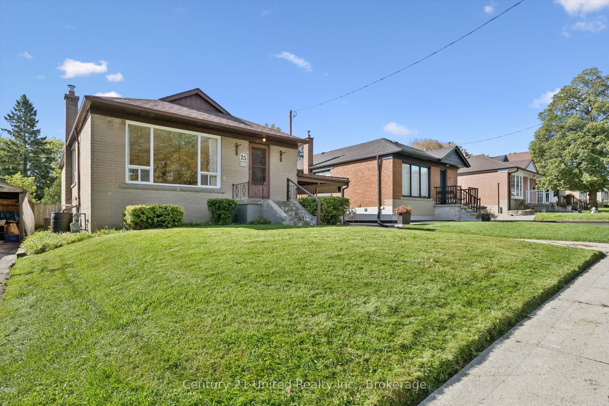 25 Vankirk Road, Toronto, ON M1P 1M8 photo 3