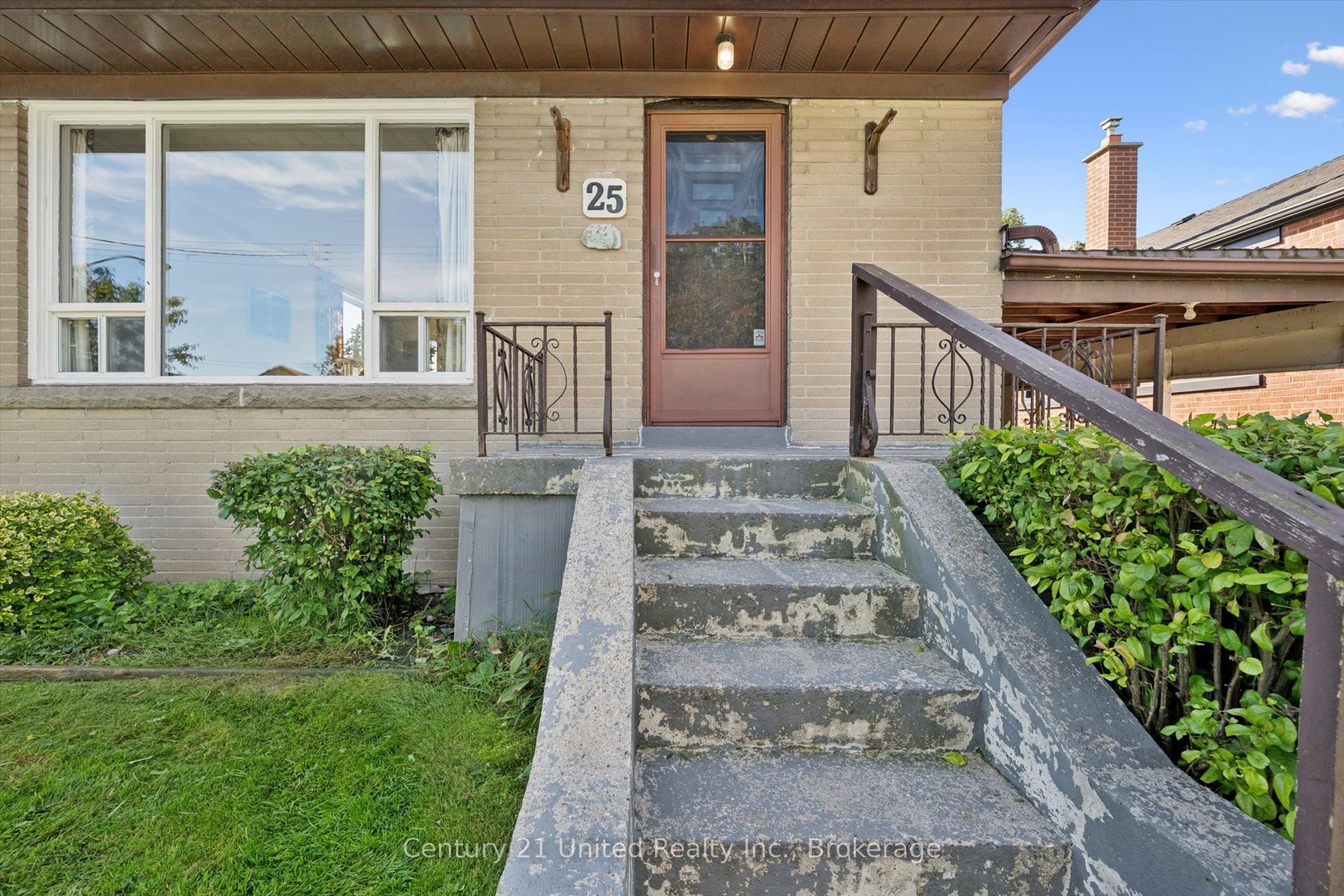 25 Vankirk Road, Toronto, ON M1P 1M8 photo 4