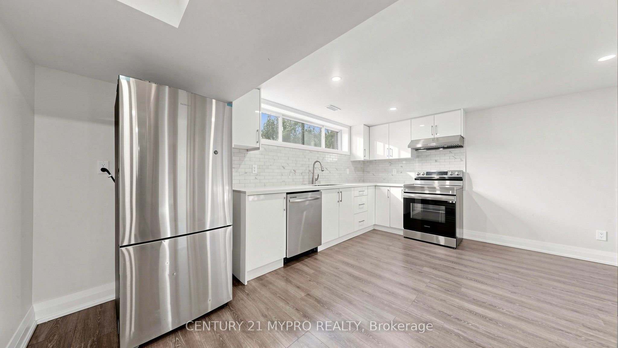 45 Tordale Crescent Bsmnt, Toronto, ON M1P 3X6 photo 3