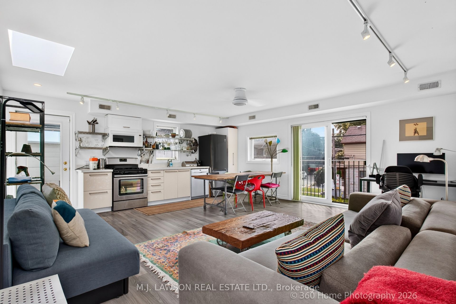 1 Eastdale Avenue, Toronto, ON M4C 4Z8 photo 3