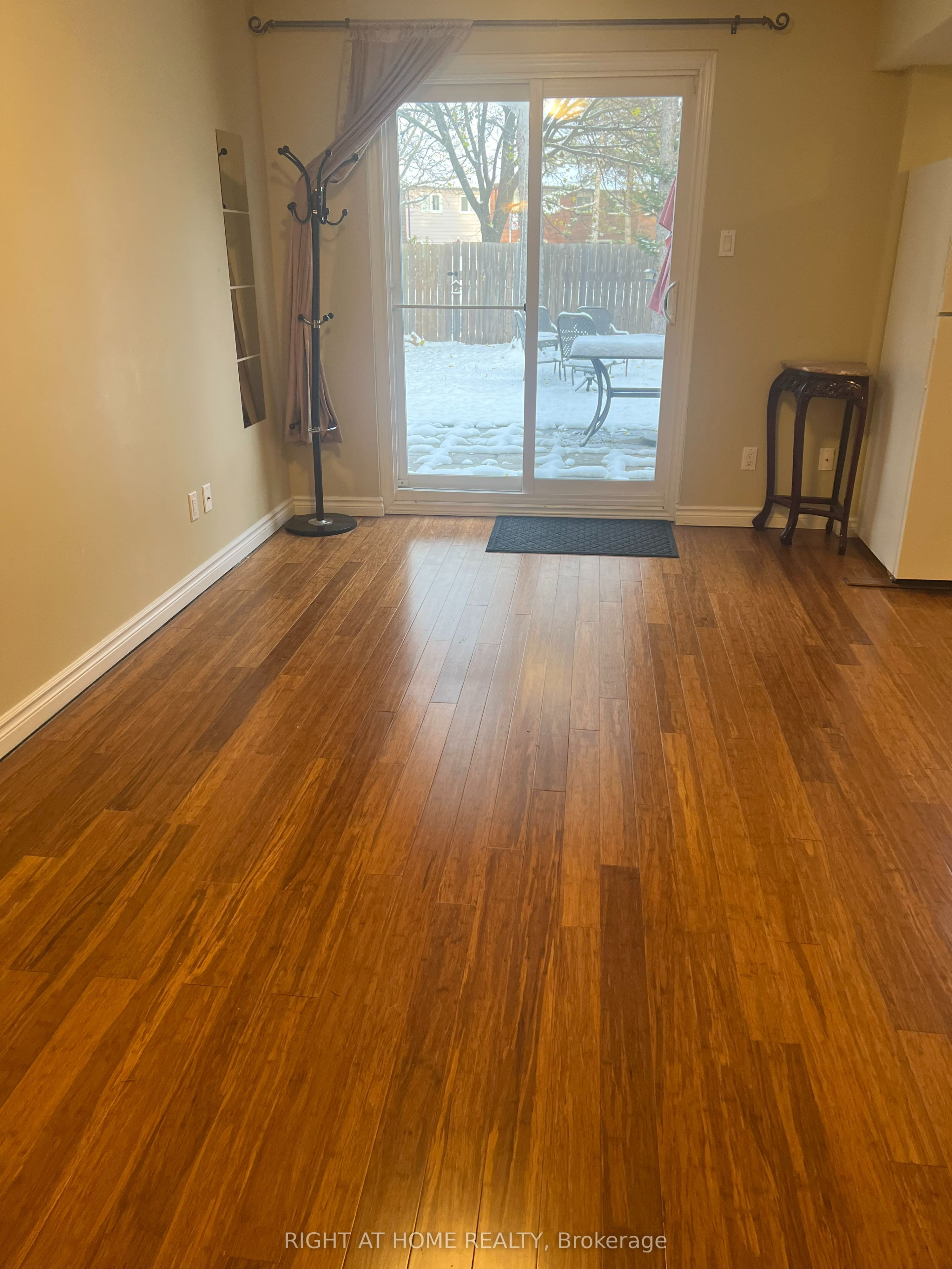 11 W Myrna Lane W basement, Toronto, ON M1V 3N6 photo 5