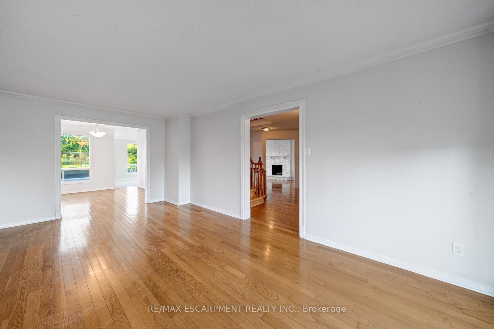 2081 Lynn Heights Drive, Pickering, ON L1X 1R1 photo 3