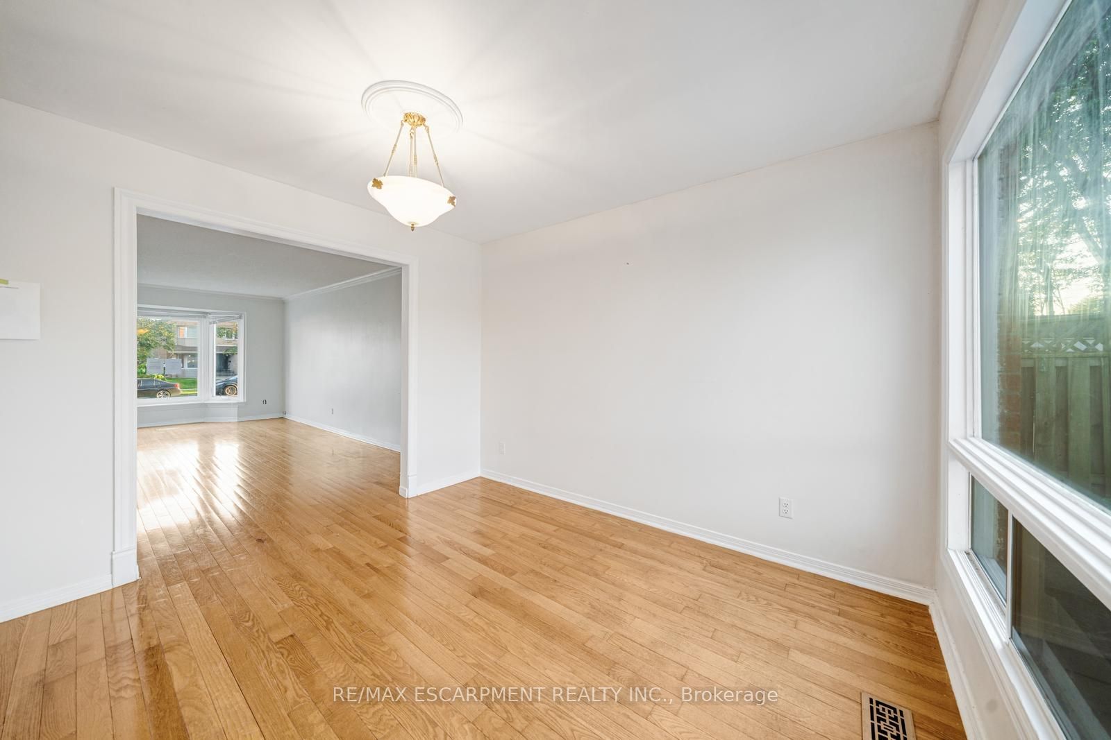 2081 Lynn Heights Drive, Pickering, ON L1X 1R1 photo 4