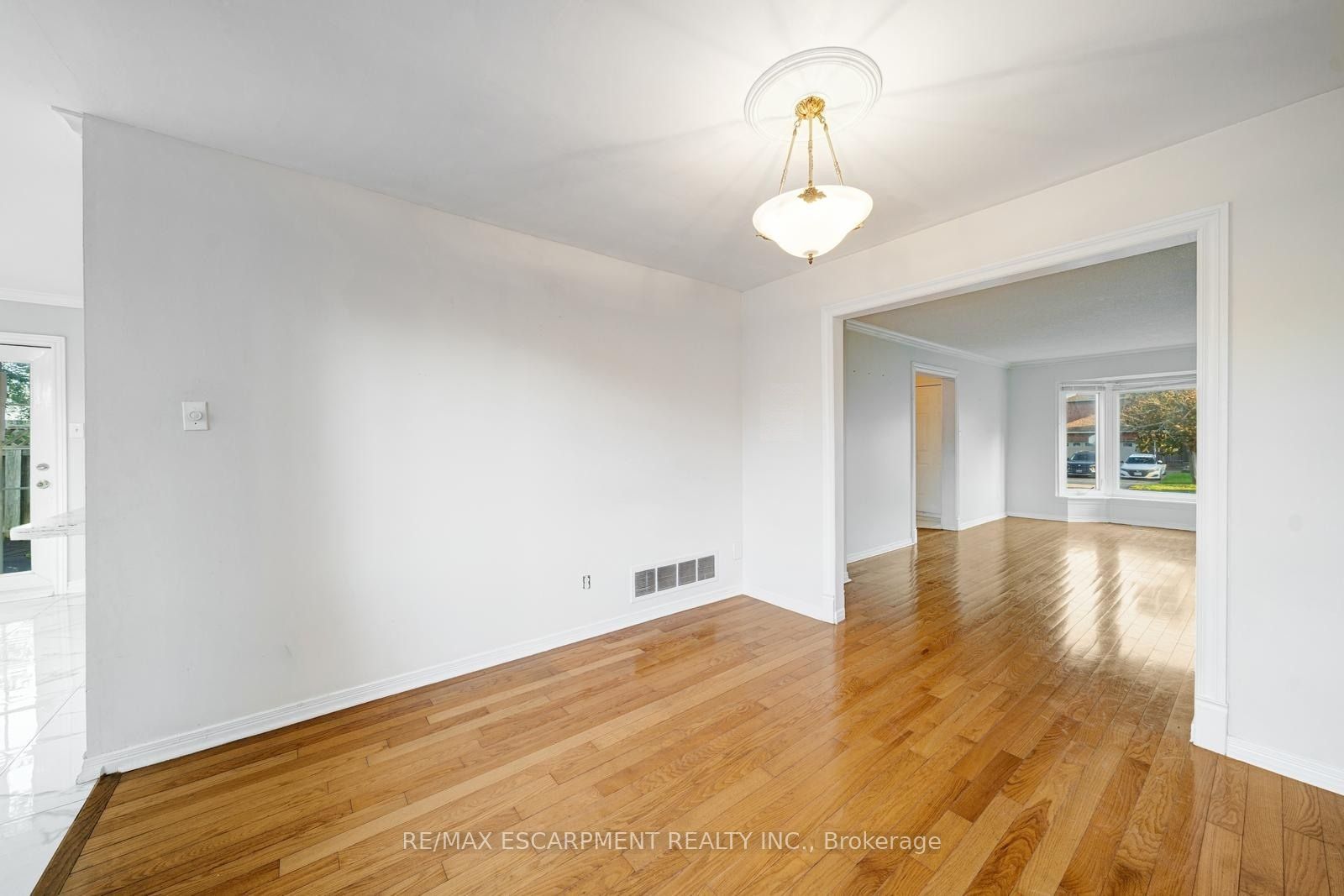 2081 Lynn Heights Drive, Pickering, ON L1X 1R1 photo 5