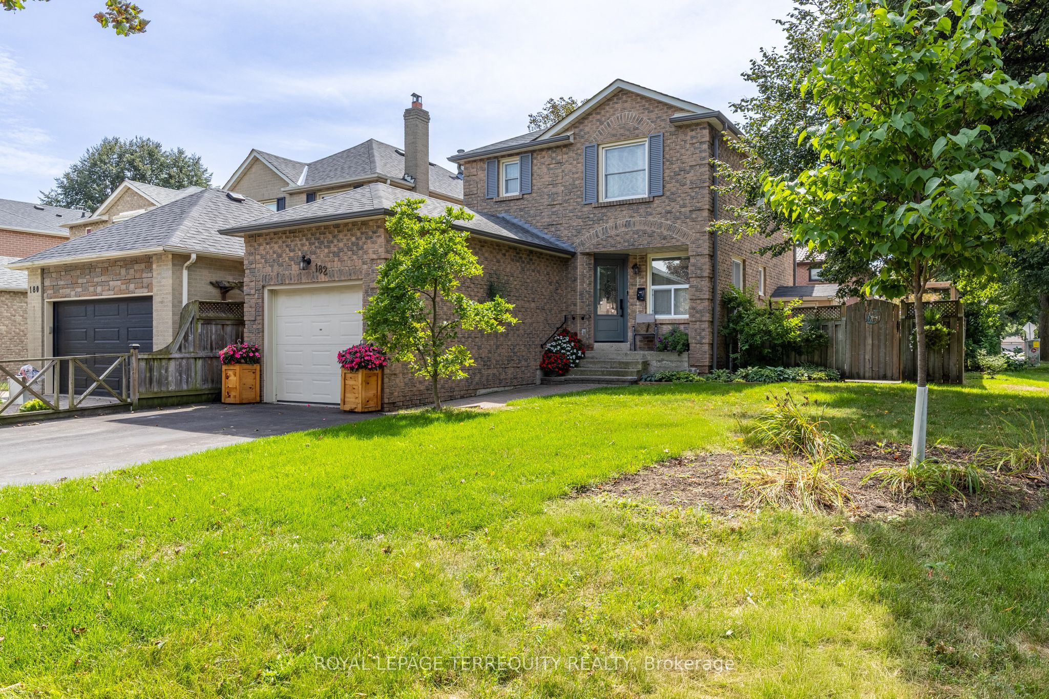 182 Chatfield Drive, Ajax, ON L1T 2H7 photo 3