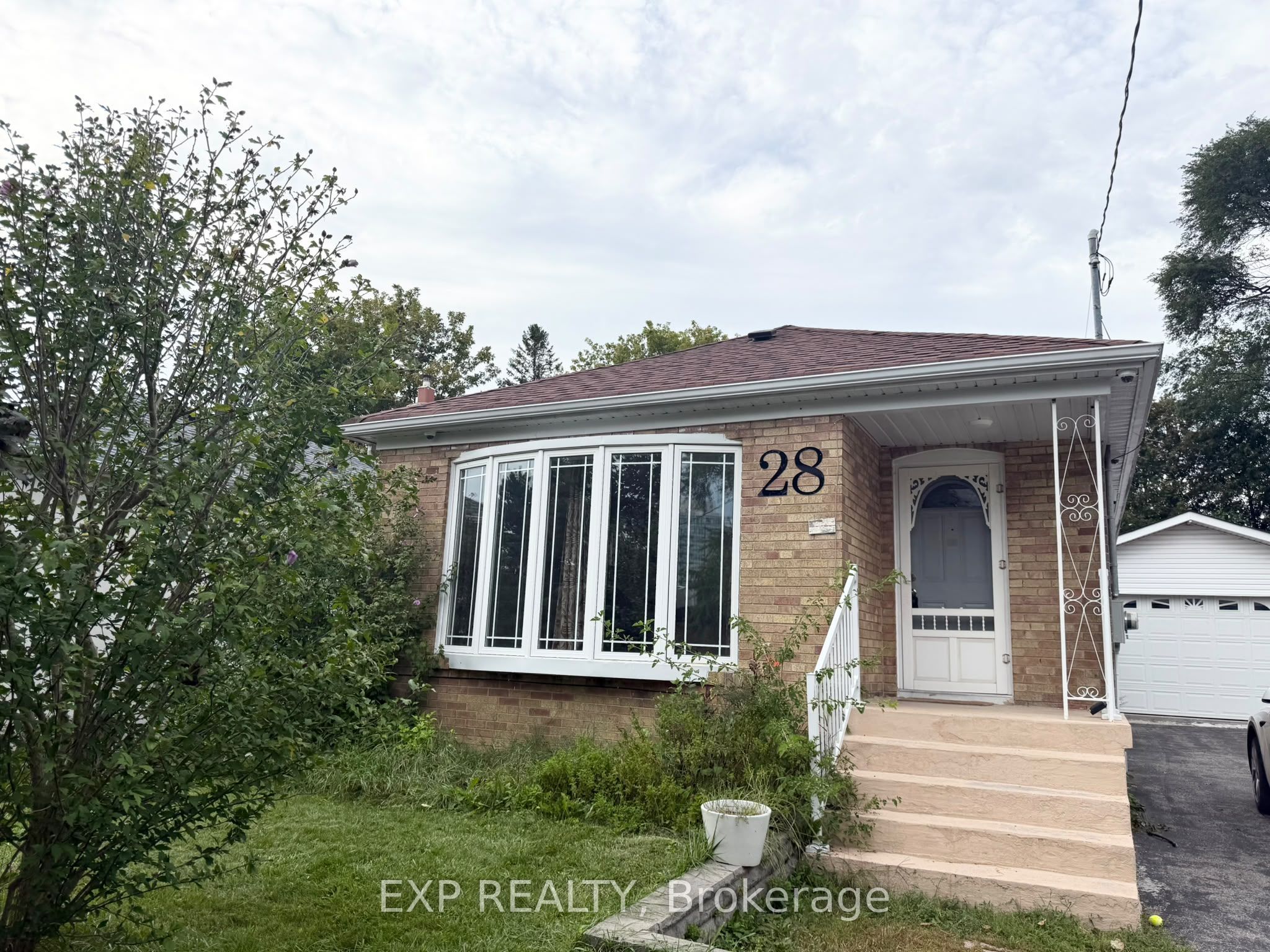 28 Seminole Avenue, Toronto, ON M1J 1N1