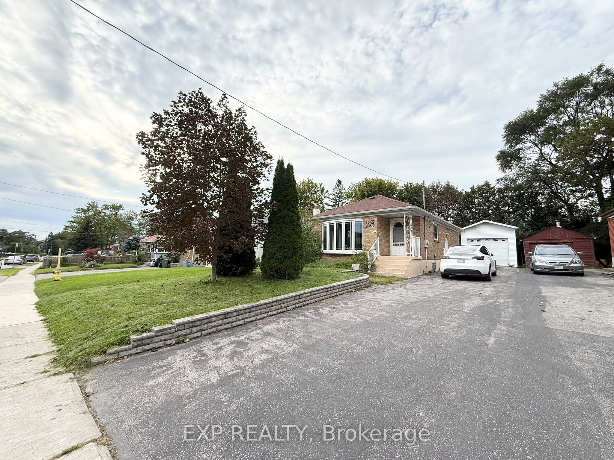 28 Seminole Avenue, Toronto, ON M1J 1N1 photo 2