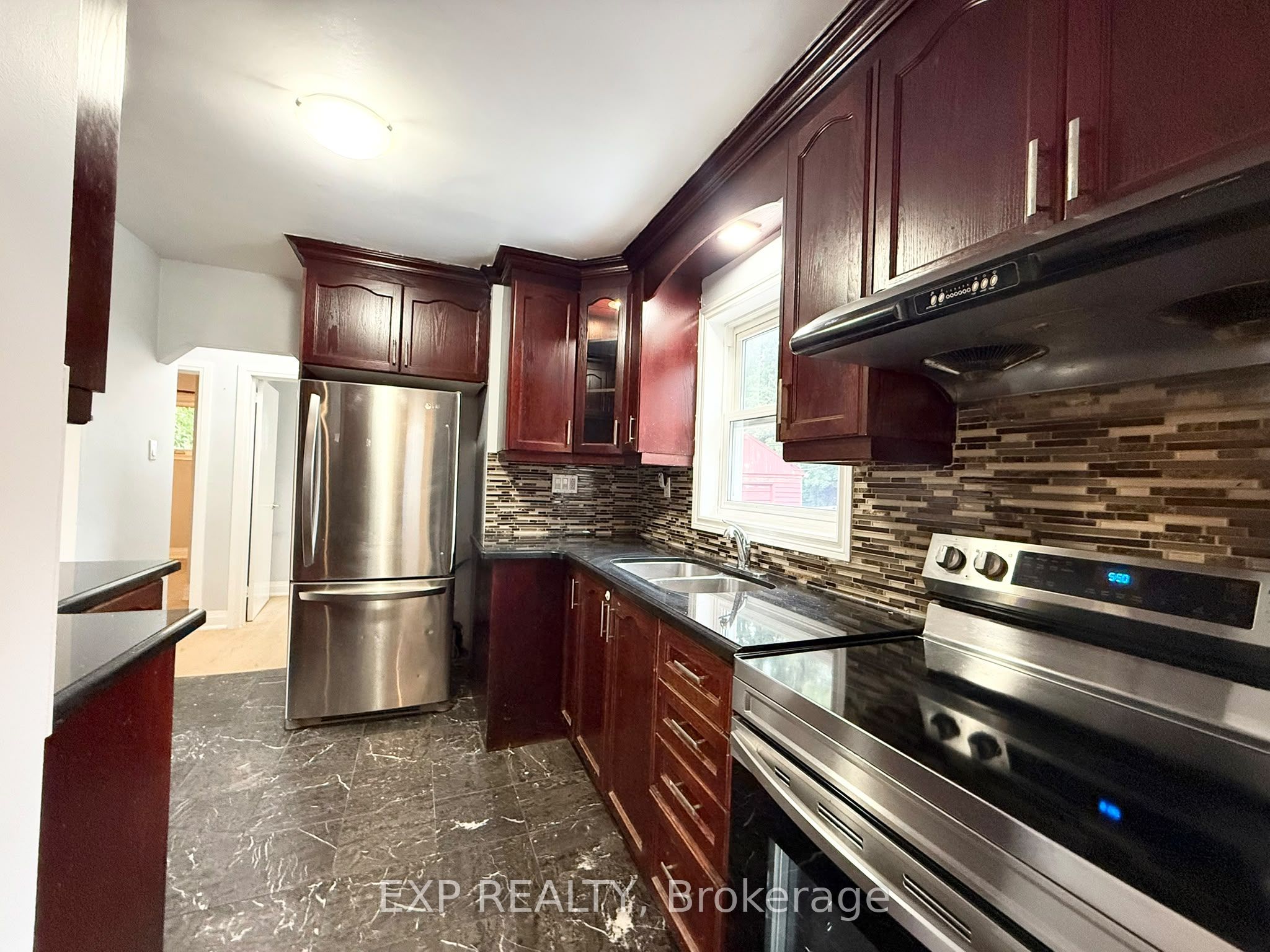 28 Seminole Avenue, Toronto, ON M1J 1N1 photo 5