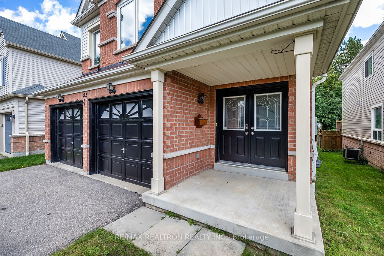 82 Beachgrove Crescent, Whitby, ON L1R 3G3 photo 2
