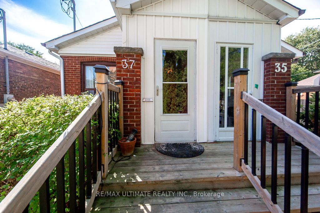 37 Gowan Avenue, Toronto, ON M4K 2C8 photo 3