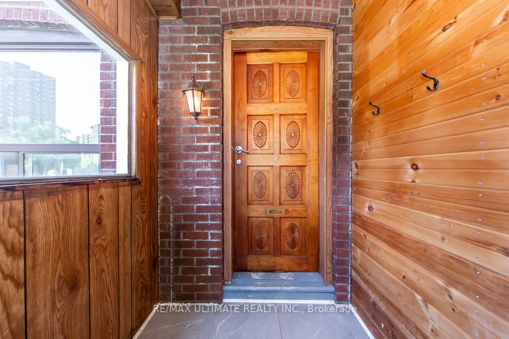37 Gowan Avenue, Toronto, ON M4K 2C8 photo 4