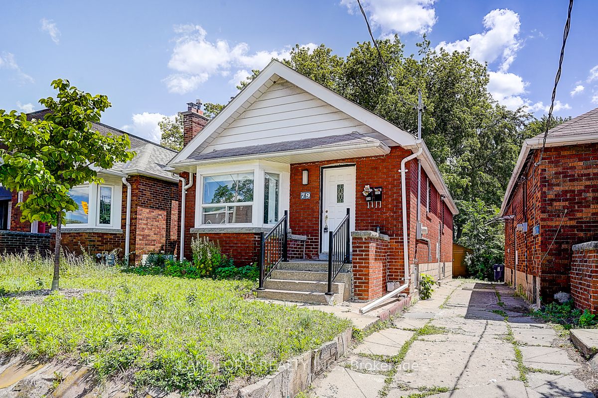 79 O'Connor Drive Lower, Toronto, ON M4K 2K4 photo 2