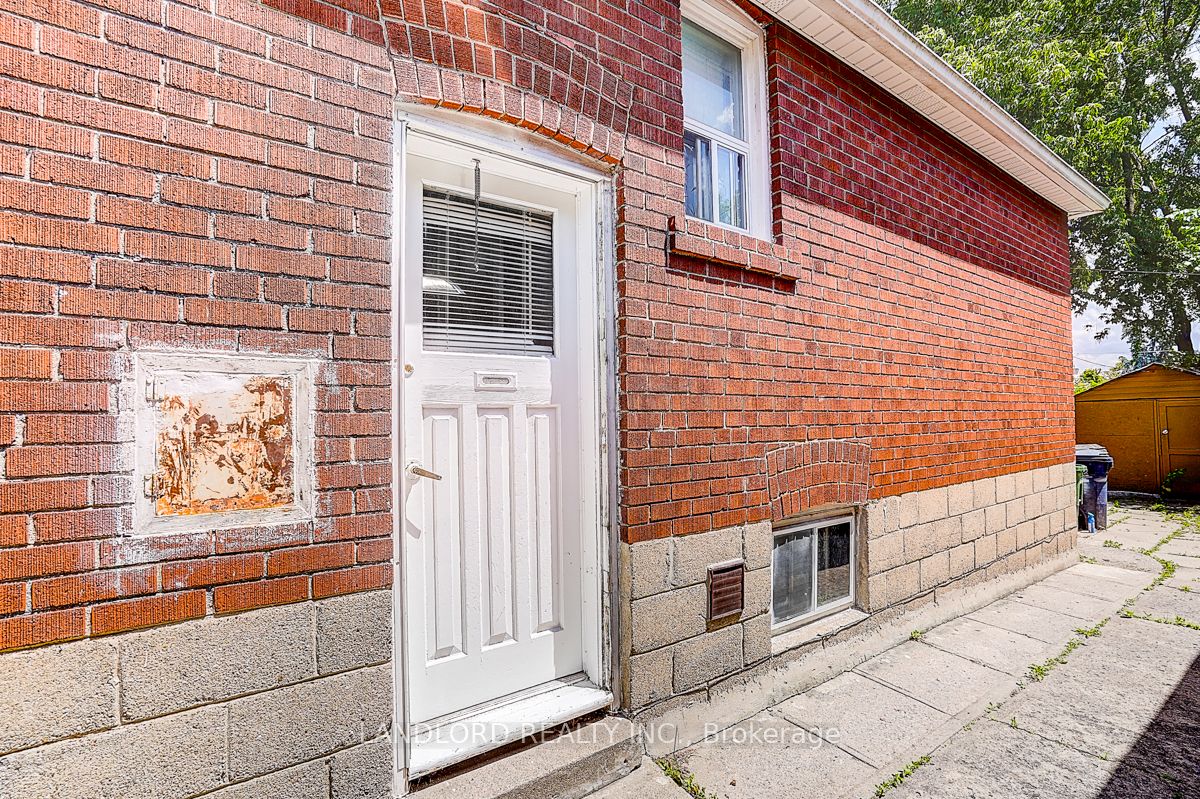 79 O'Connor Drive Lower, Toronto, ON M4K 2K4 photo 4