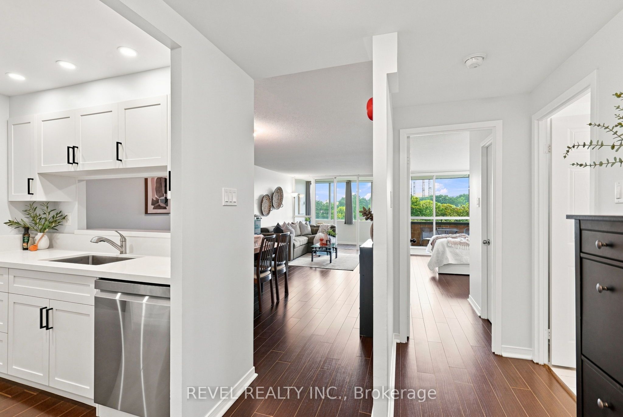 1655 Pickering Parkway 306, Pickering, ON L1V 6L3 photo 4