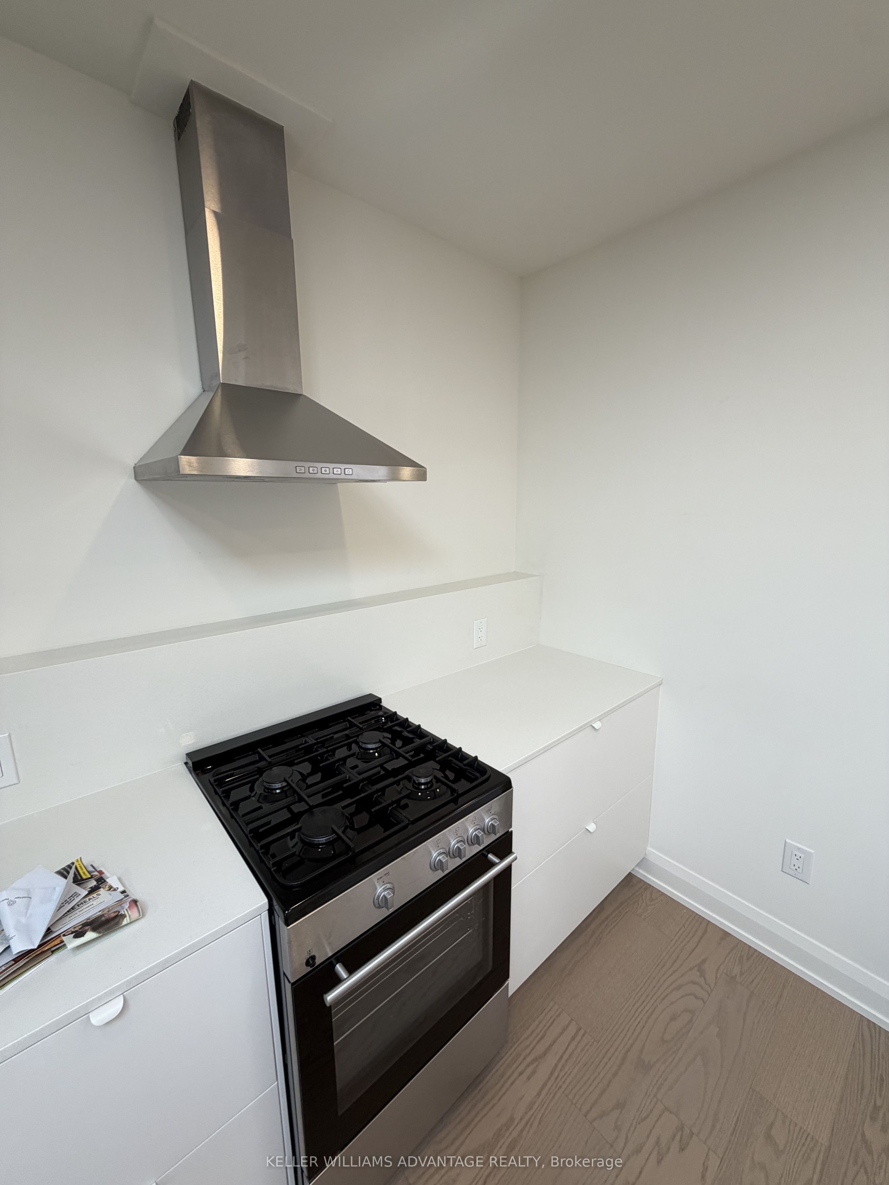 2034 Danforth Avenue 202, Toronto, ON M4C 1J6 photo 4