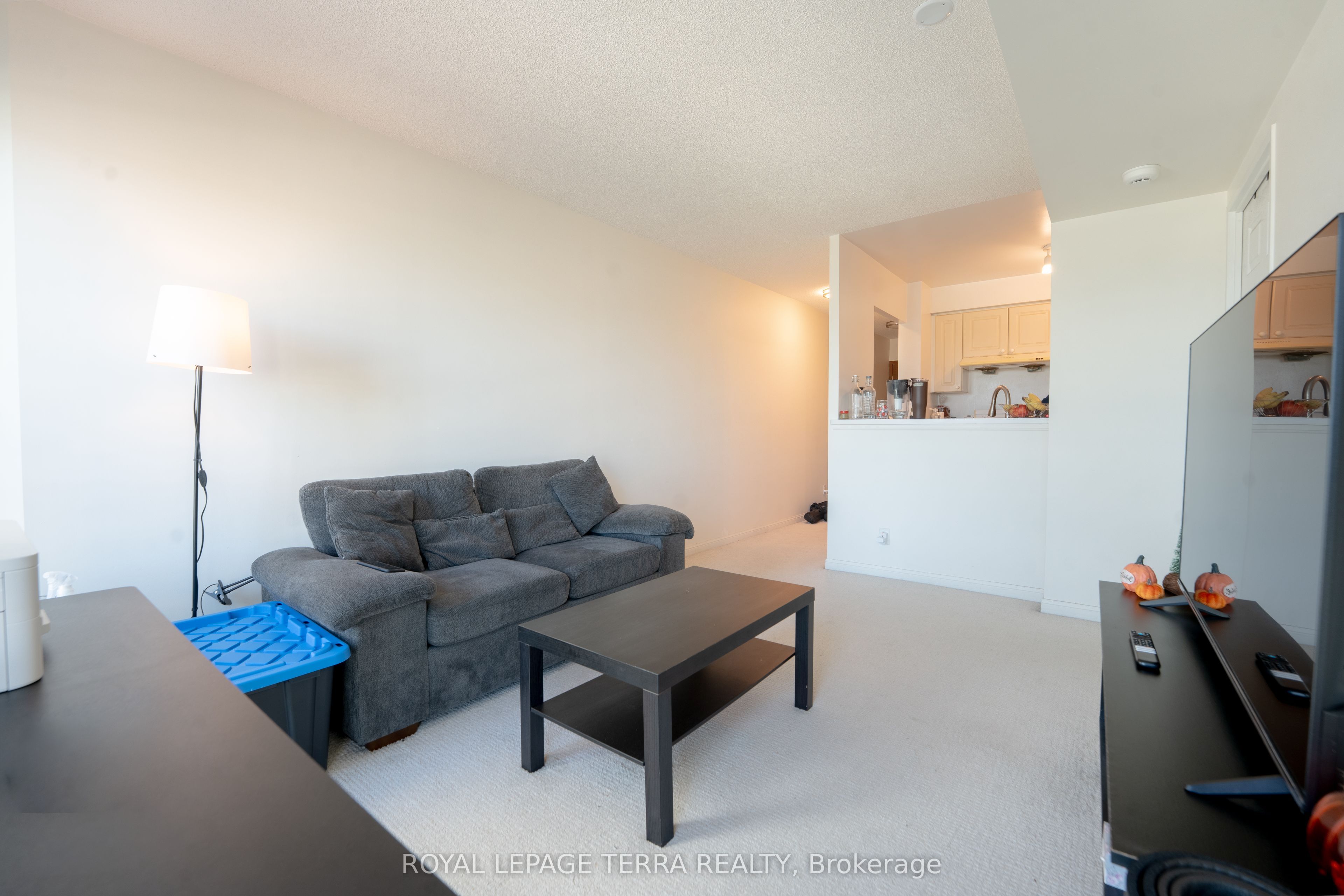 8 Lee Centre Drive 915, Toronto, ON M1H 3H8