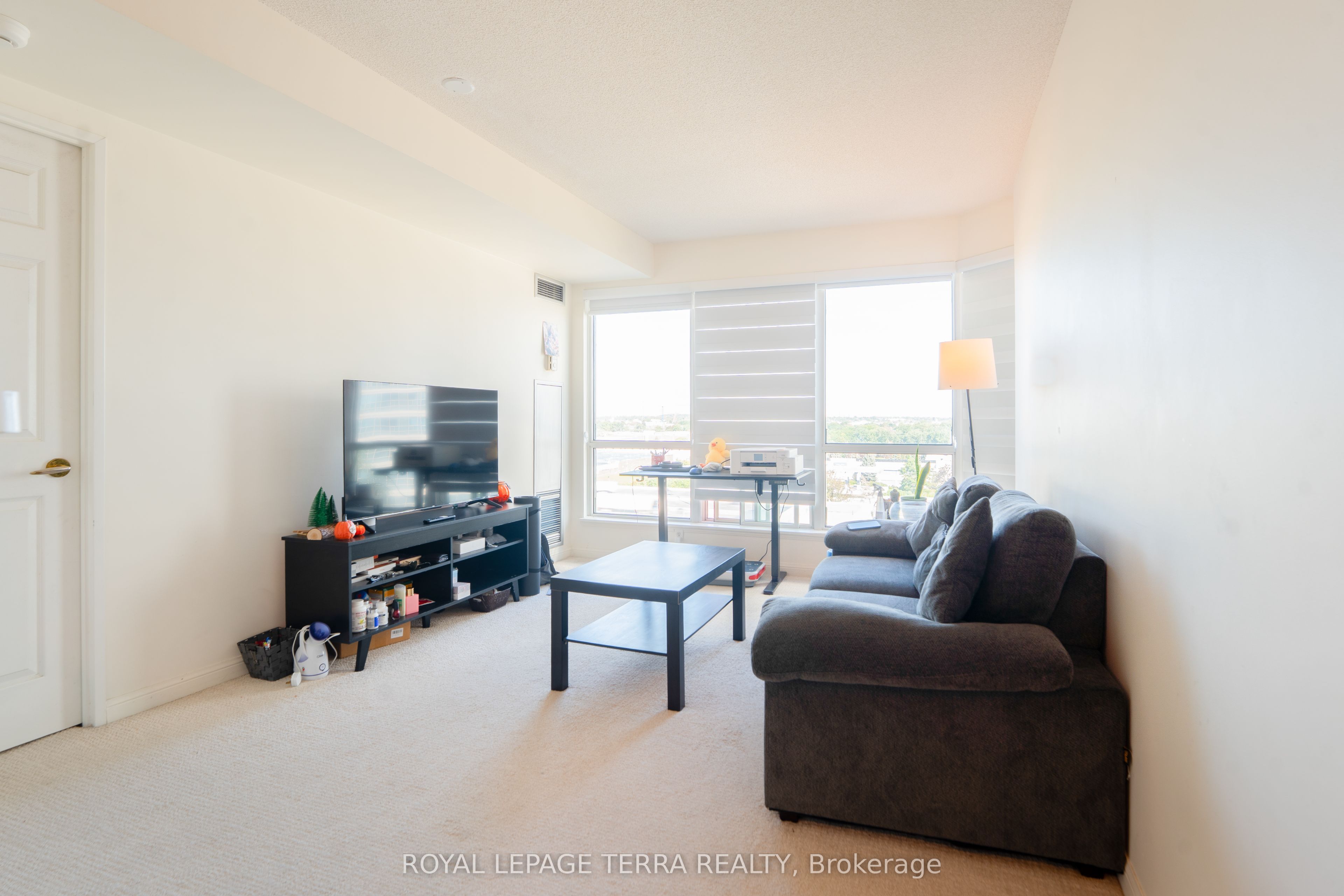 8 Lee Centre Drive 915, Toronto, ON M1H 3H8 photo 2