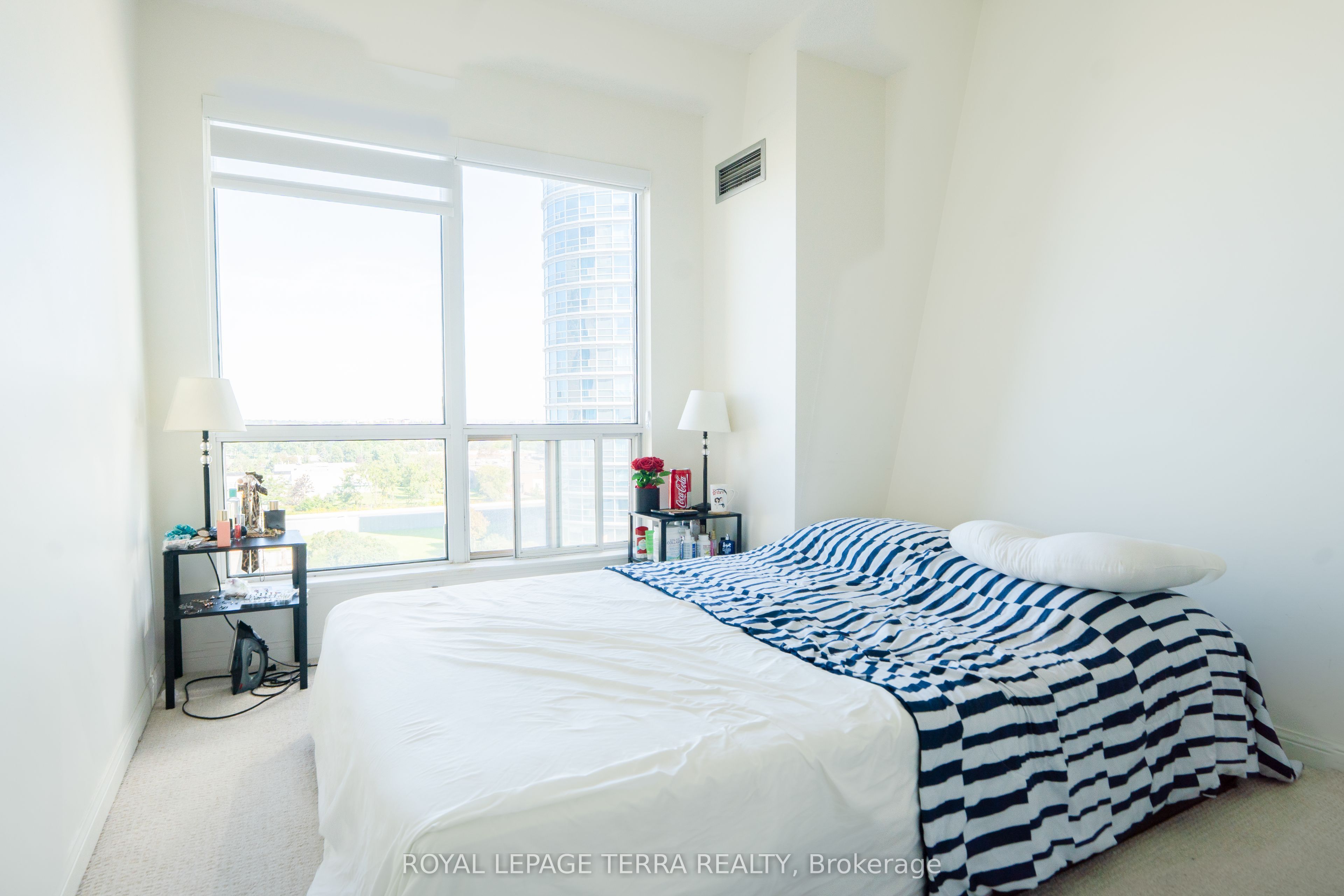 8 Lee Centre Drive 915, Toronto, ON M1H 3H8 photo 4