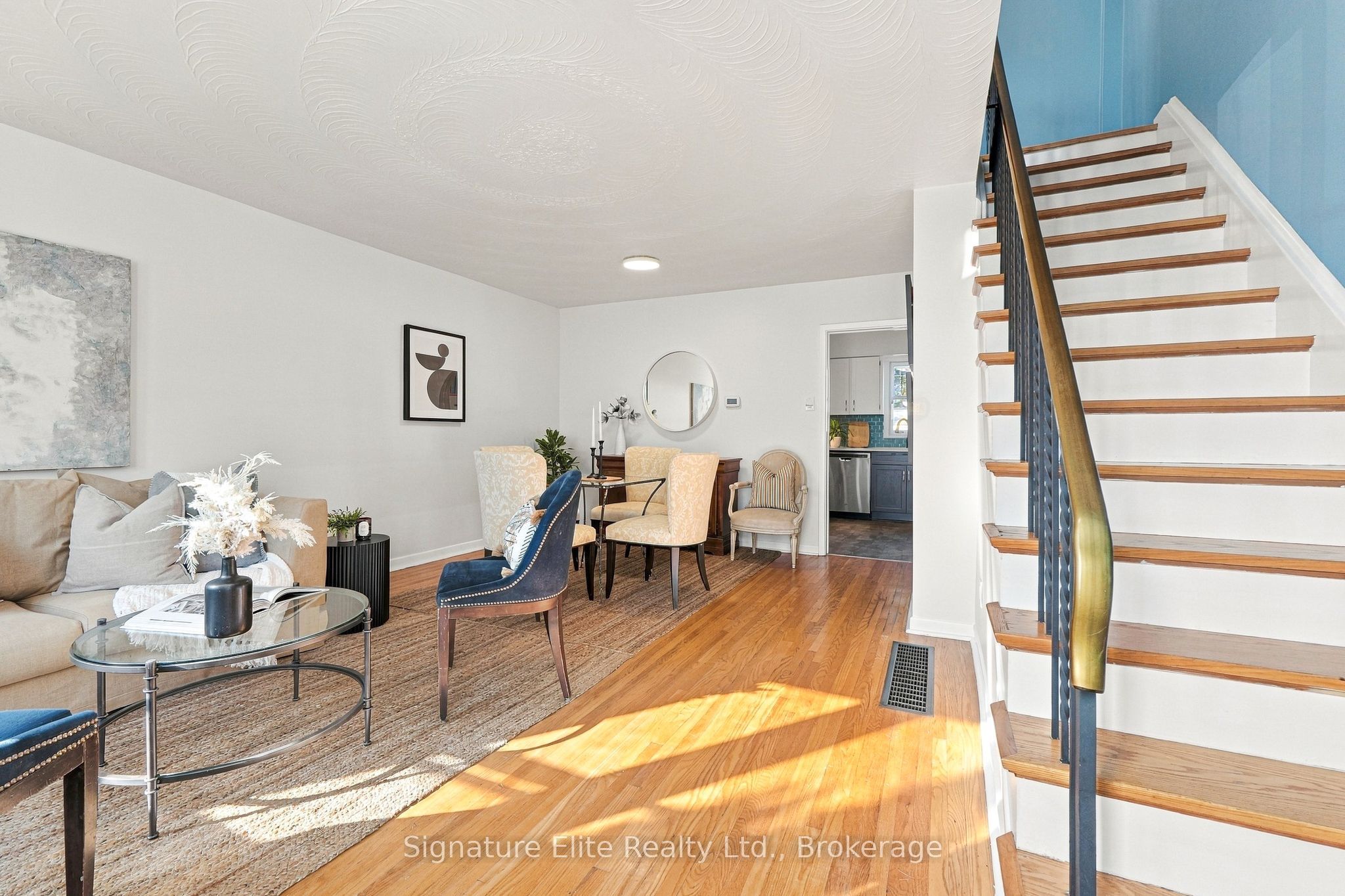 26 Egan Avenue, Toronto, ON M4J 2Z3 photo 2