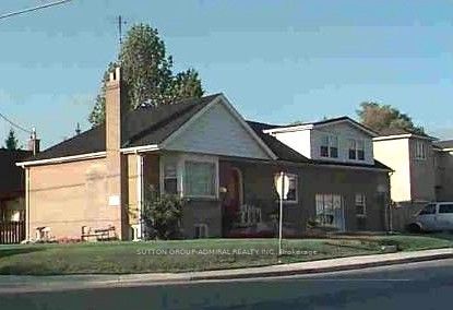 82 Meighen Avenue, Toronto, ON M4B 2H5 photo 2