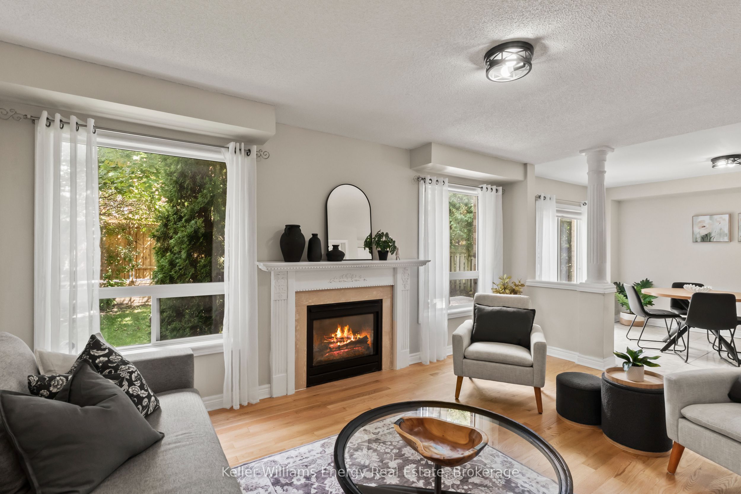 35 Virginia Drive, Whitby, ON L1R 2X9 photo 2