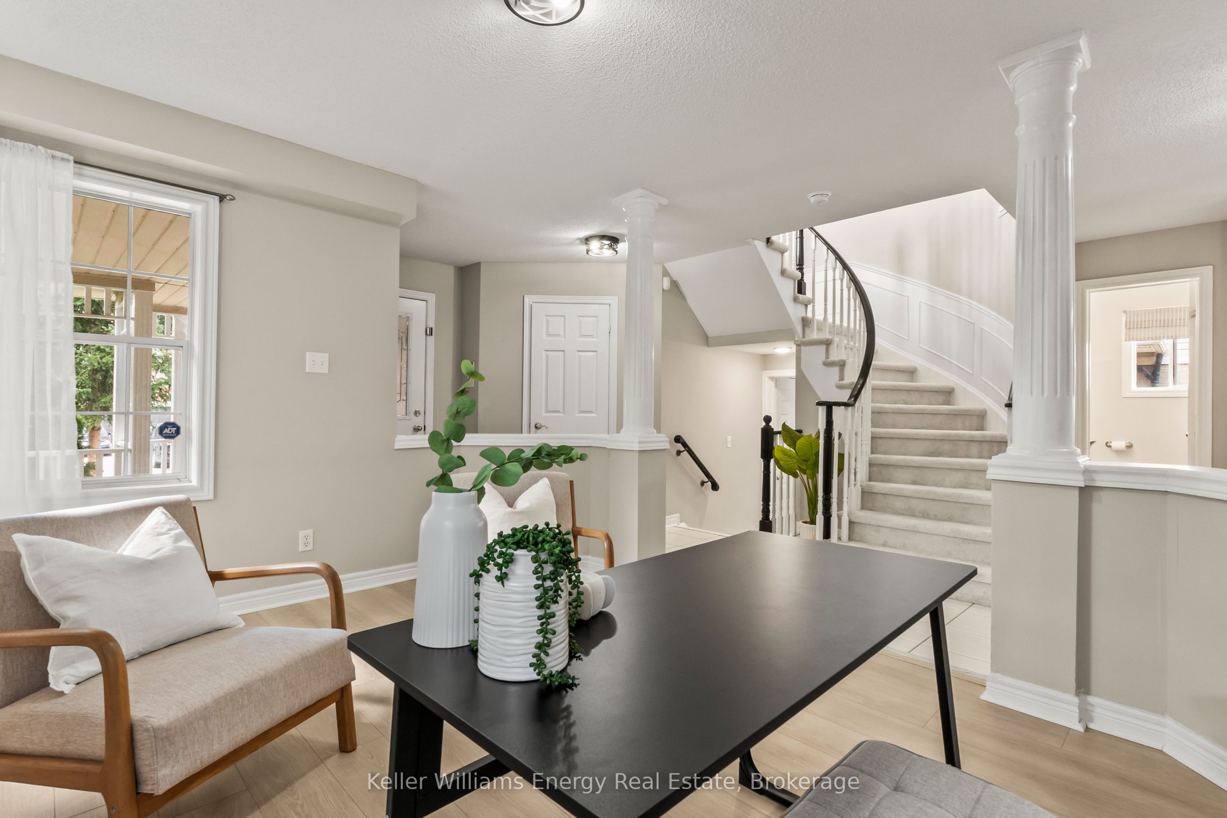 35 Virginia Drive, Whitby, ON L1R 2X9 photo 4